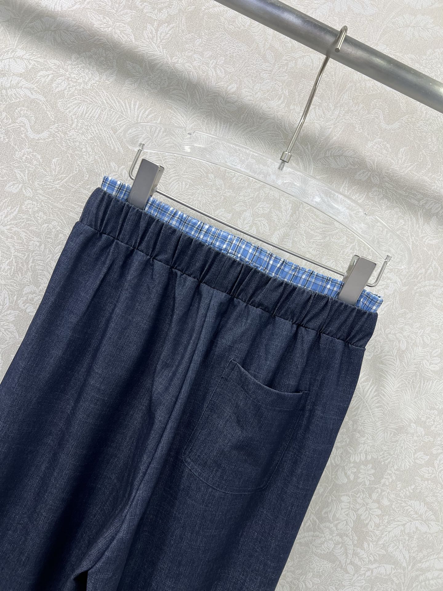 🔥🔥miumi*25新款拼蓝格抽绳阔腿长裤 超火爆的蓝格子系列 撞色蓝格子双腰头设计 裤身刺绣字母log