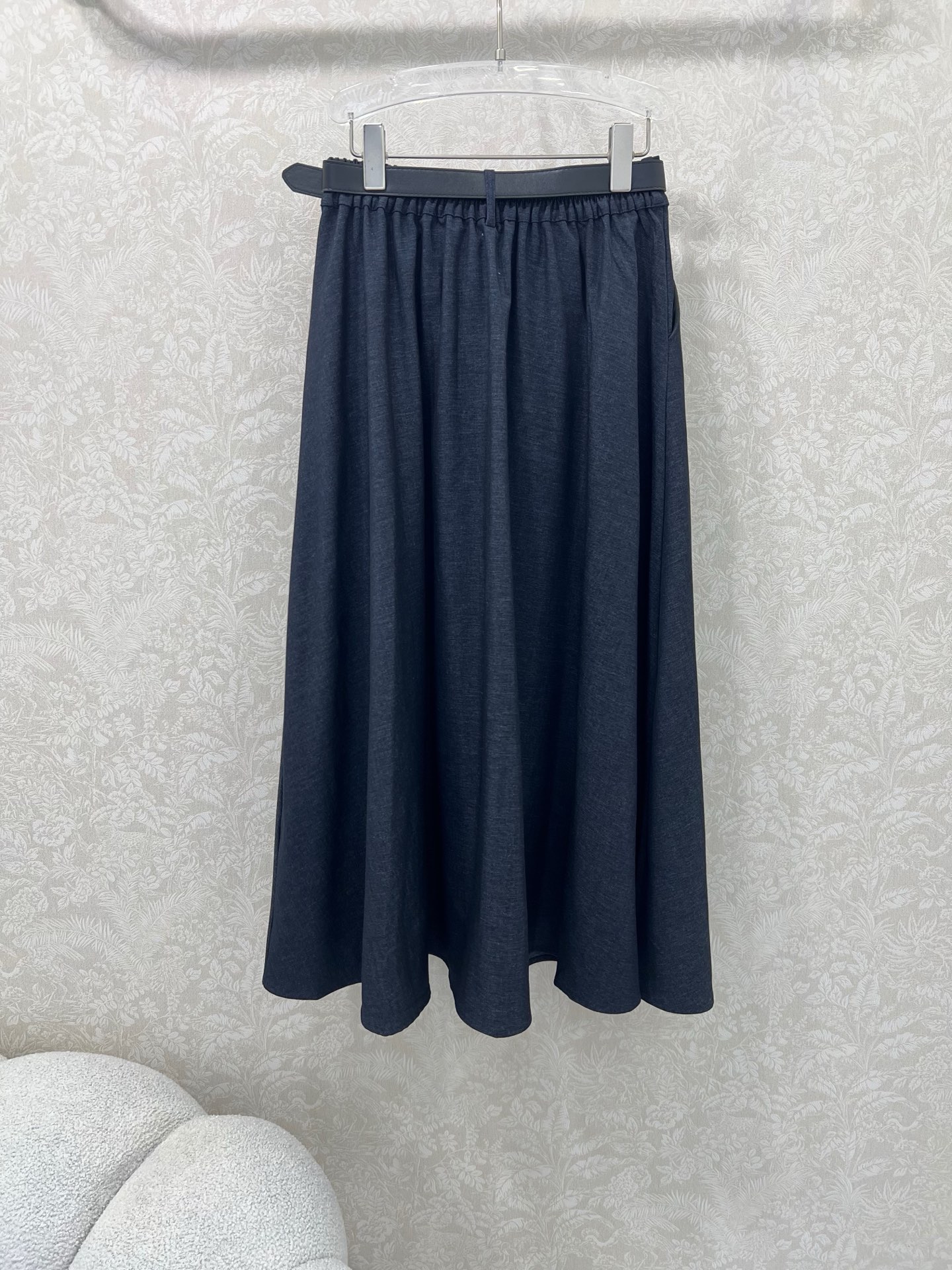 🔥🔥prad*25新款腰带半裙  纯色清爽干净  搭配定制腰带 今年超流行的工装风 版型休闲又显腿直 腰