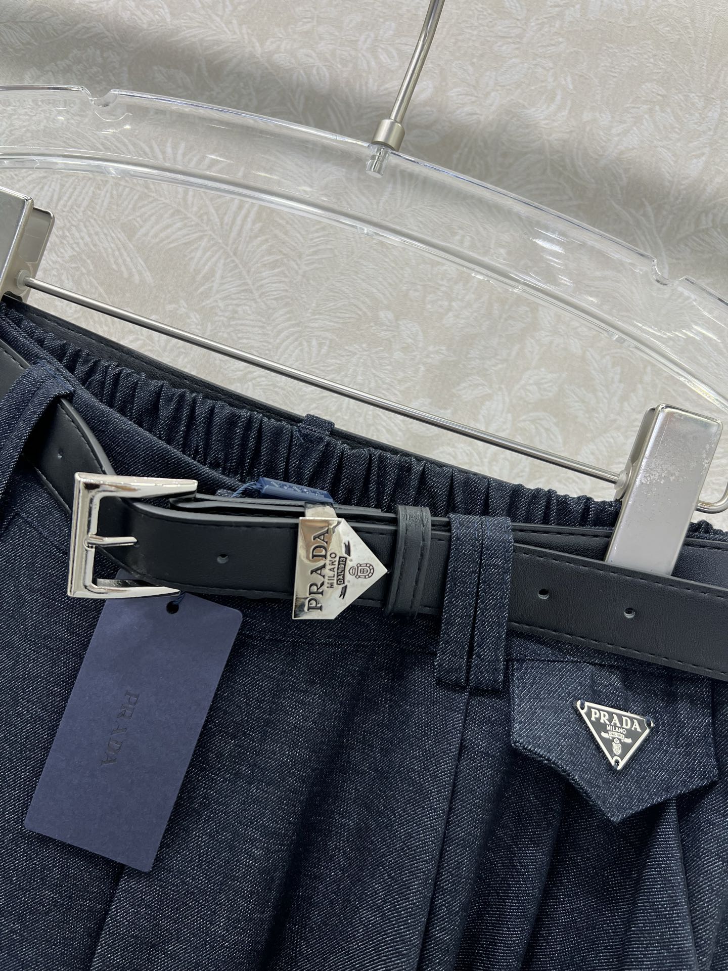 🔥🔥prad*25新款腰带半裙  纯色清爽干净  搭配定制腰带 今年超流行的工装风 版型休闲又显腿直 腰