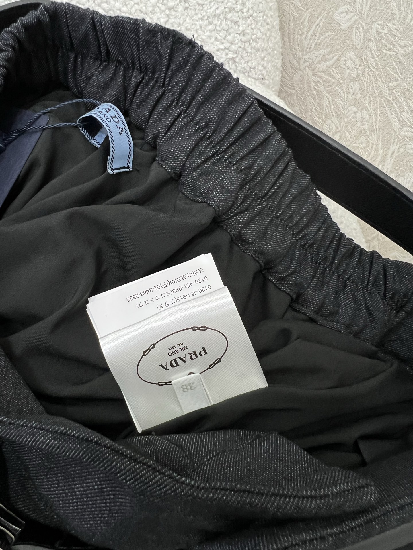 🔥🔥prad*25新款腰带半裙  纯色清爽干净  搭配定制腰带 今年超流行的工装风 版型休闲又显腿直 腰