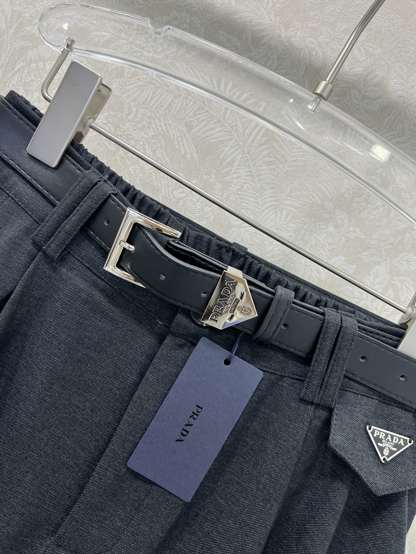 🔥🔥prad*25新款腰带半裙  纯色清爽干净  搭配定制腰带 今年超流行的工装风 版型休闲又显腿直 腰