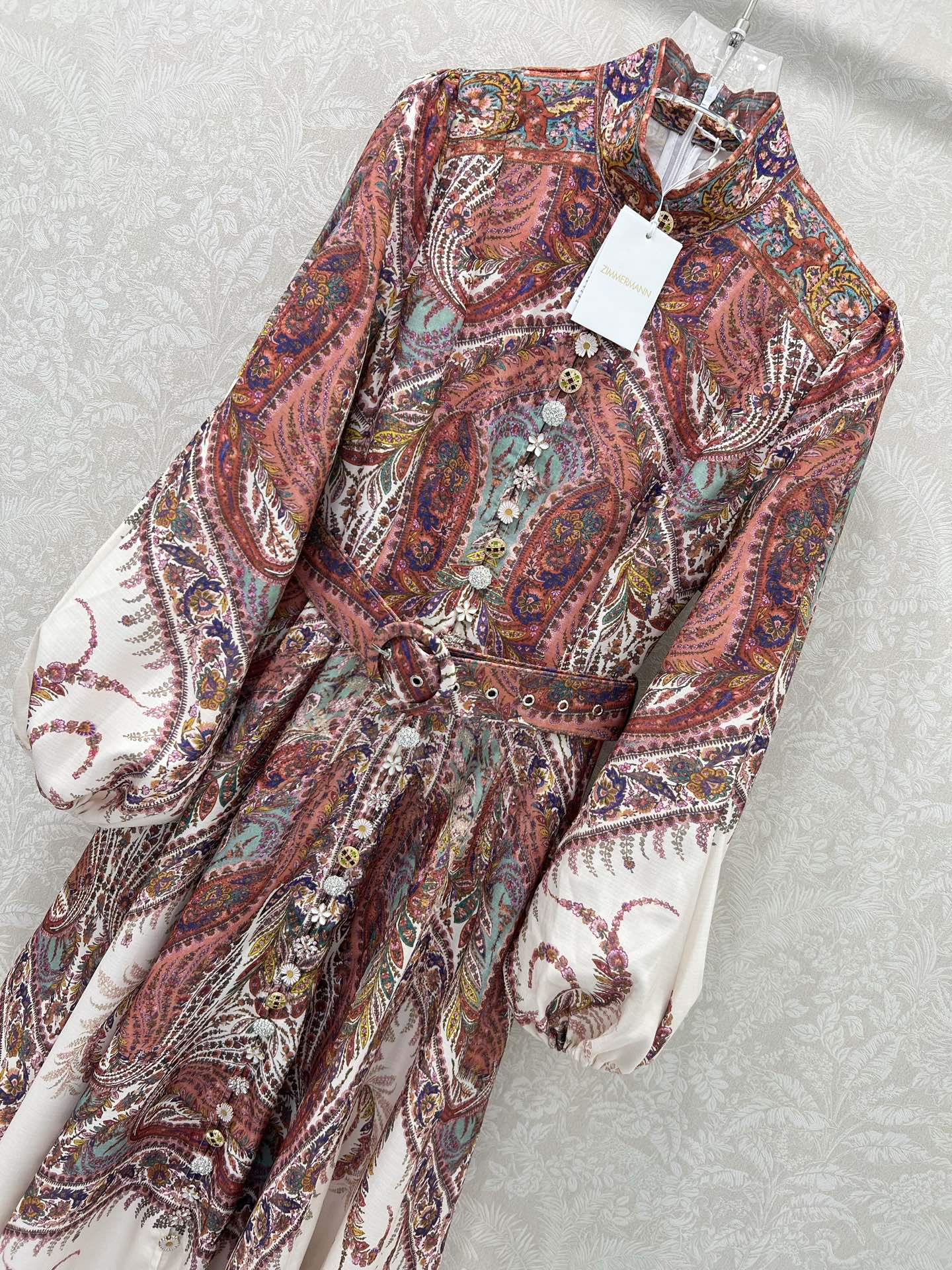 🔥🔥Zimmerman*兹/默曼 25新款定位印花系列 同步上新啦~长款‼️连衣裙 小立领和灯笼袖设计 