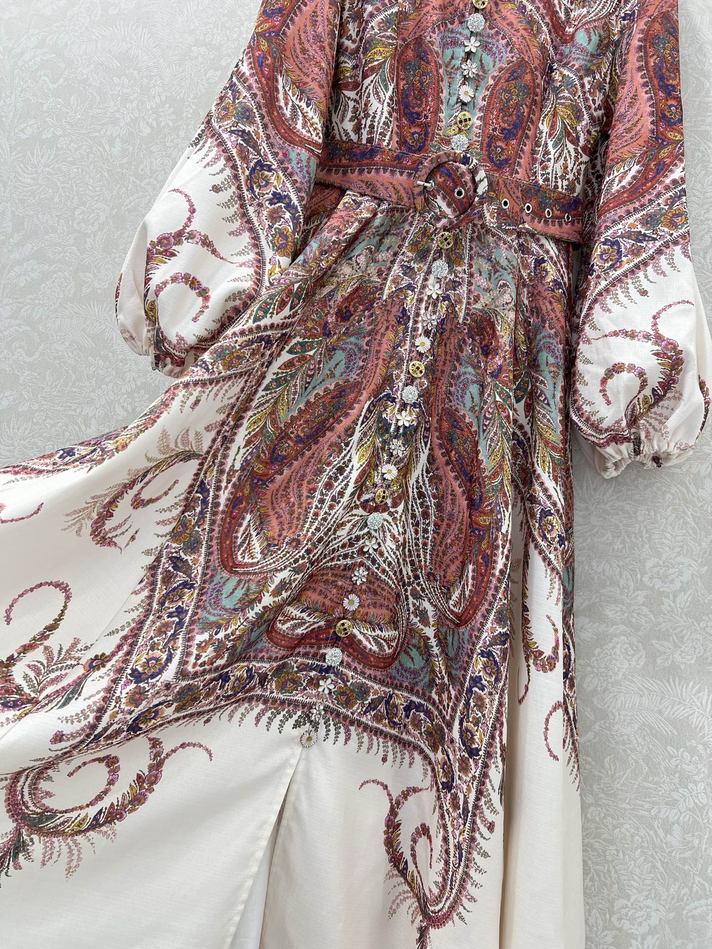 🔥🔥Zimmerman*兹/默曼 25新款定位印花系列 同步上新啦~长款‼️连衣裙 小立领和灯笼袖设计 