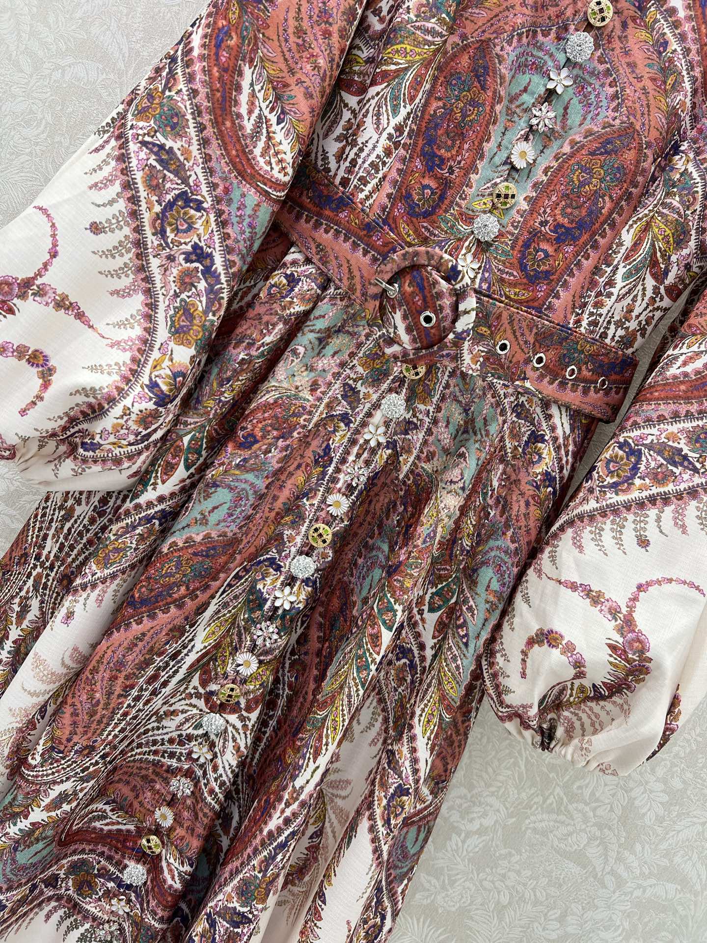 🔥🔥Zimmerman*兹/默曼 25新款定位印花系列 同步上新啦~长款‼️连衣裙 小立领和灯笼袖设计 