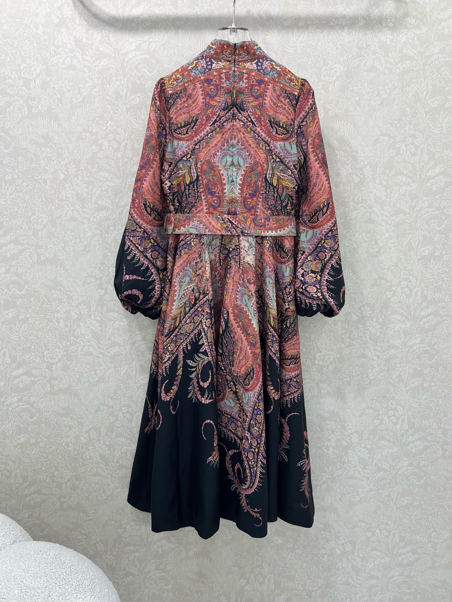 🔥🔥Zimmerman*兹/默曼 25新款定位印花系列 同步上新啦~长款‼️连衣裙 小立领和灯笼袖设计 