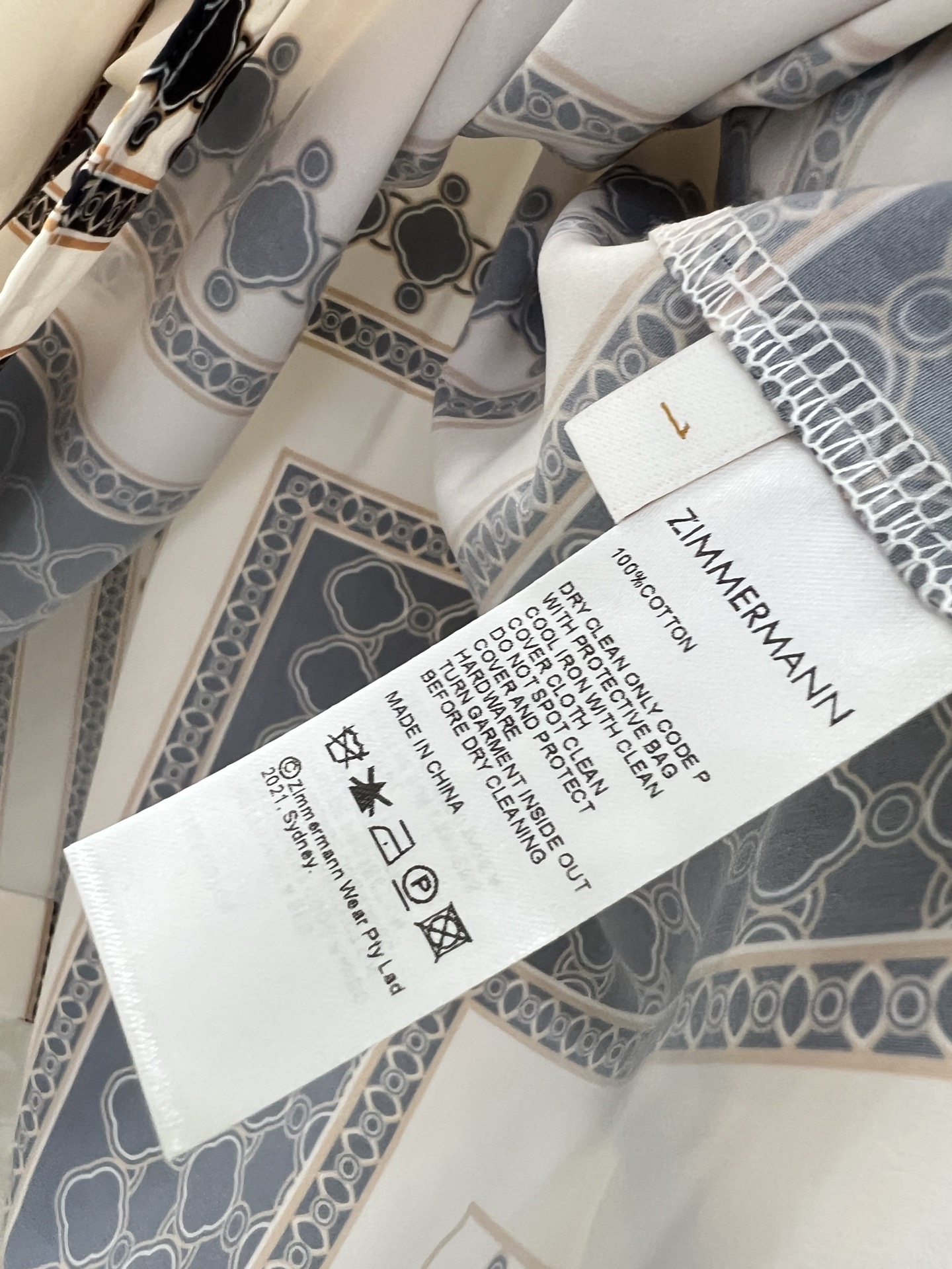 🔥🔥Zimmerman*兹/默曼 25新款四叶草🍀撞色印花系列 同步上新啦 翻领和灯笼袖设计 前襟定制五