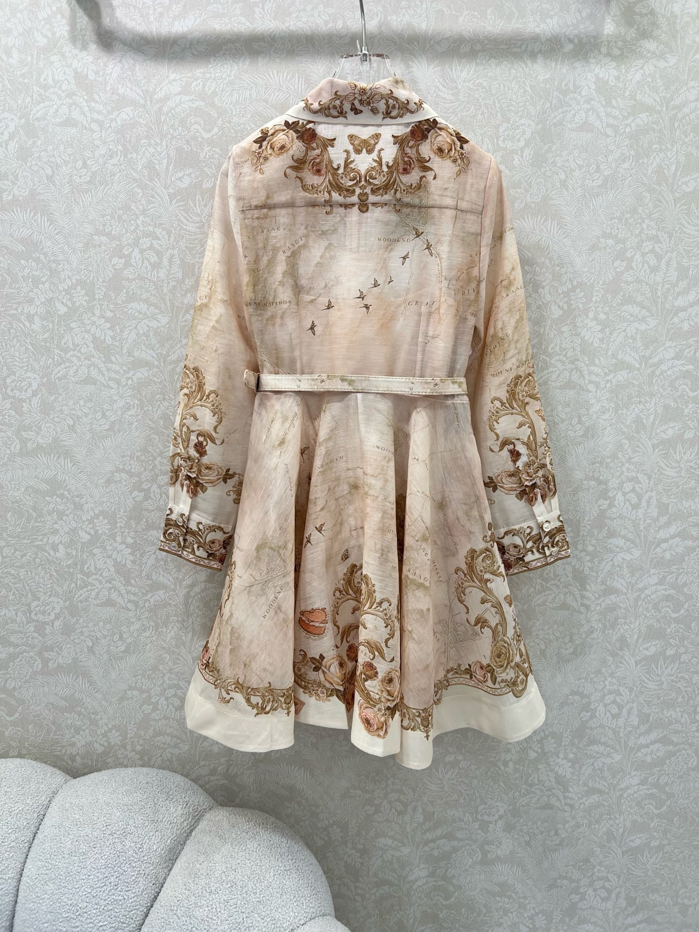 🔥🔥Zimmerman*兹/默曼 25新款定位花翻领长袖连衣裙 灯笼袖设计前襟单排本布包扣设计 袖口收紧