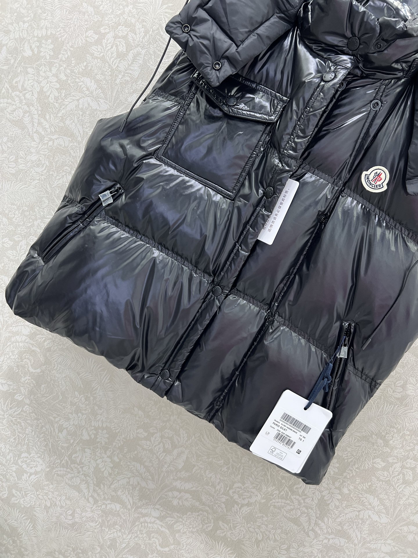 🔥🔥Moncle* 25新款可拆卸连帽立领羽绒马甲  高版出品！白鹅绒填充内里 整件轻薄保暖 修身马甲时