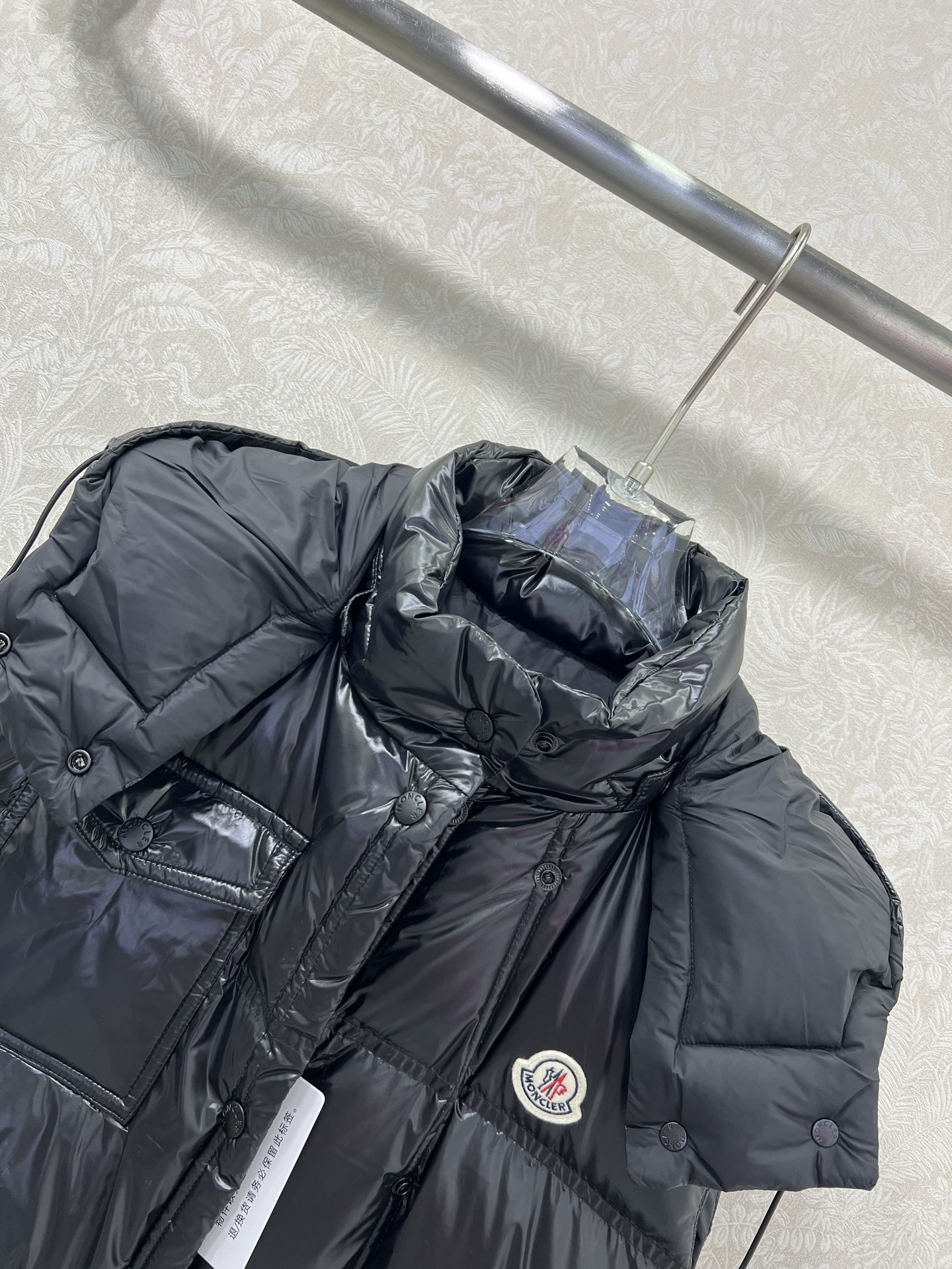🔥🔥Moncle* 25新款可拆卸连帽立领羽绒马甲  高版出品！白鹅绒填充内里 整件轻薄保暖 修身马甲时