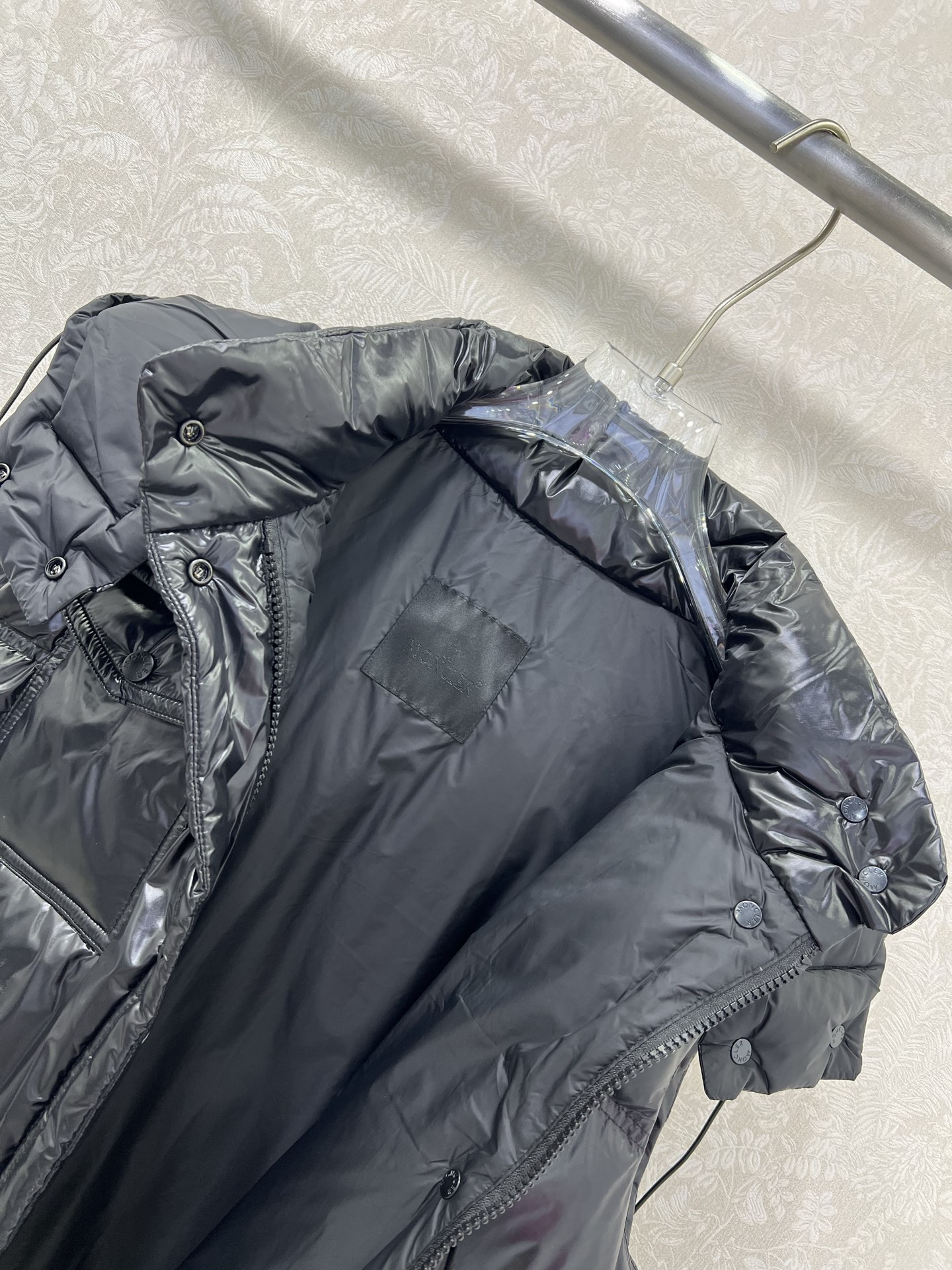 🔥🔥Moncle* 25新款可拆卸连帽立领羽绒马甲  高版出品！白鹅绒填充内里 整件轻薄保暖 修身马甲时