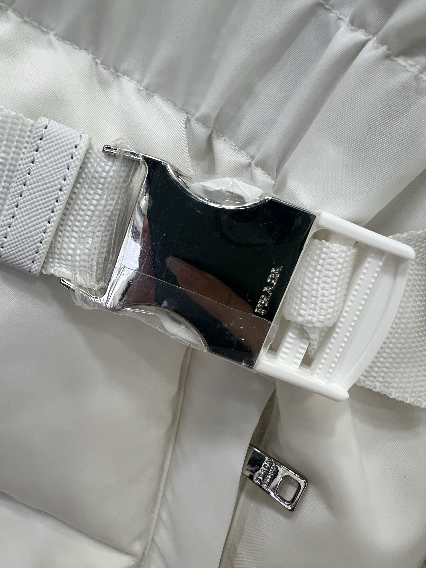 🔥🔥Prad* PD 25最新款搭配腰包白鹅绒羽绒 时髦精必入收腰中长款羽绒服 🖤本季最佳版型 收腰面包