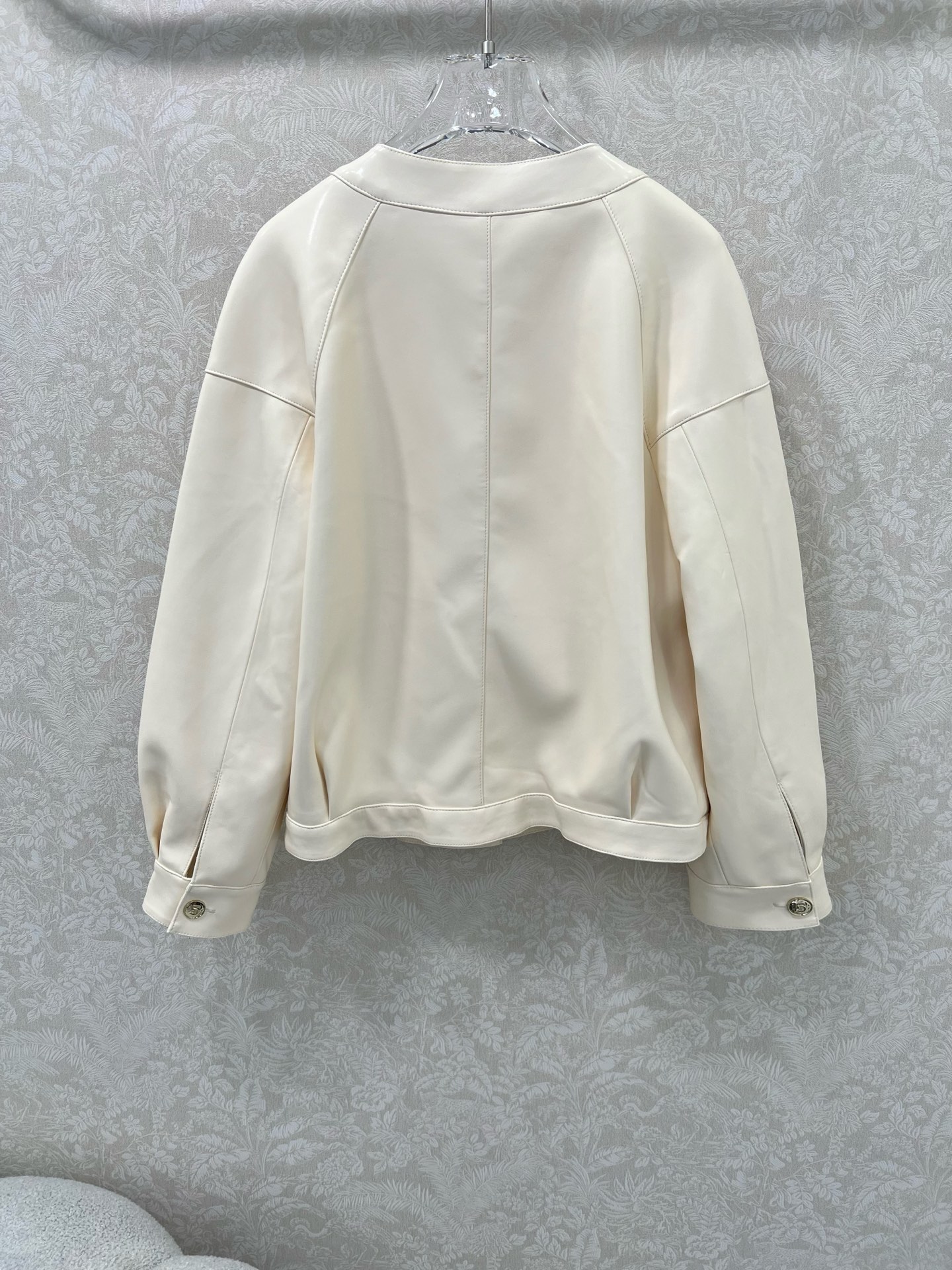 🔥🔥Chan*l 25新款进口小羊皮外套 定制YB进口小羊皮材质 质感光泽 细腻有型 圆领正肩外套裁剪 