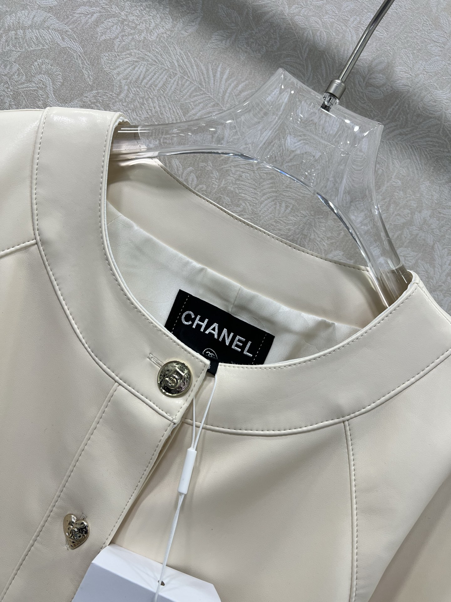 🔥🔥Chan*l 25新款进口小羊皮外套 定制YB进口小羊皮材质 质感光泽 细腻有型 圆领正肩外套裁剪 