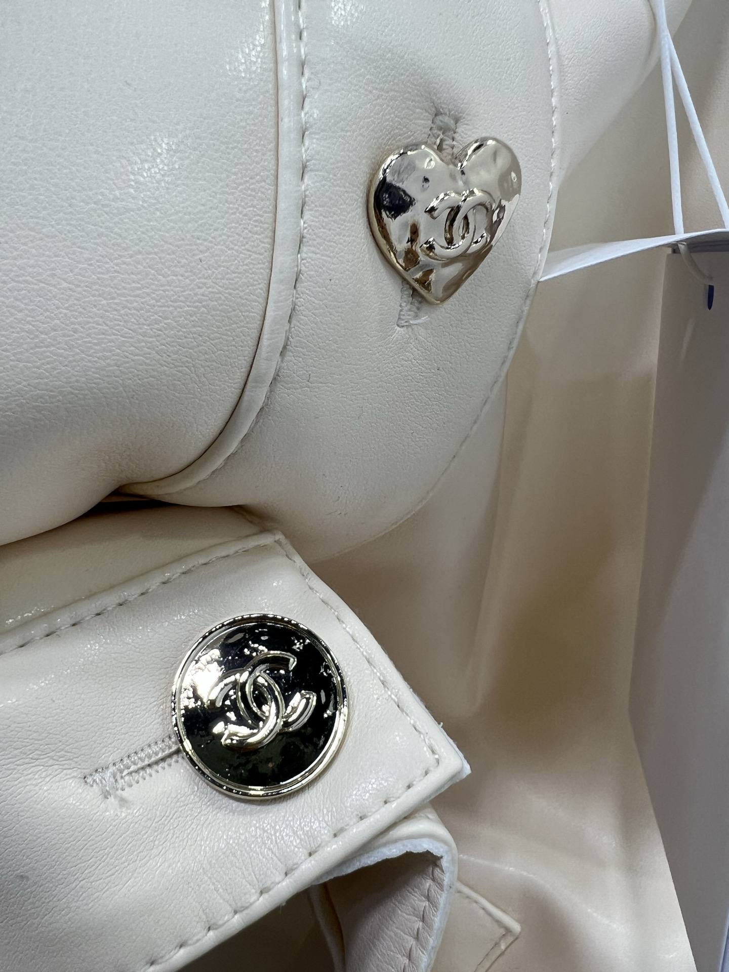 🔥🔥Chan*l 25新款进口小羊皮外套 定制YB进口小羊皮材质 质感光泽 细腻有型 圆领正肩外套裁剪 