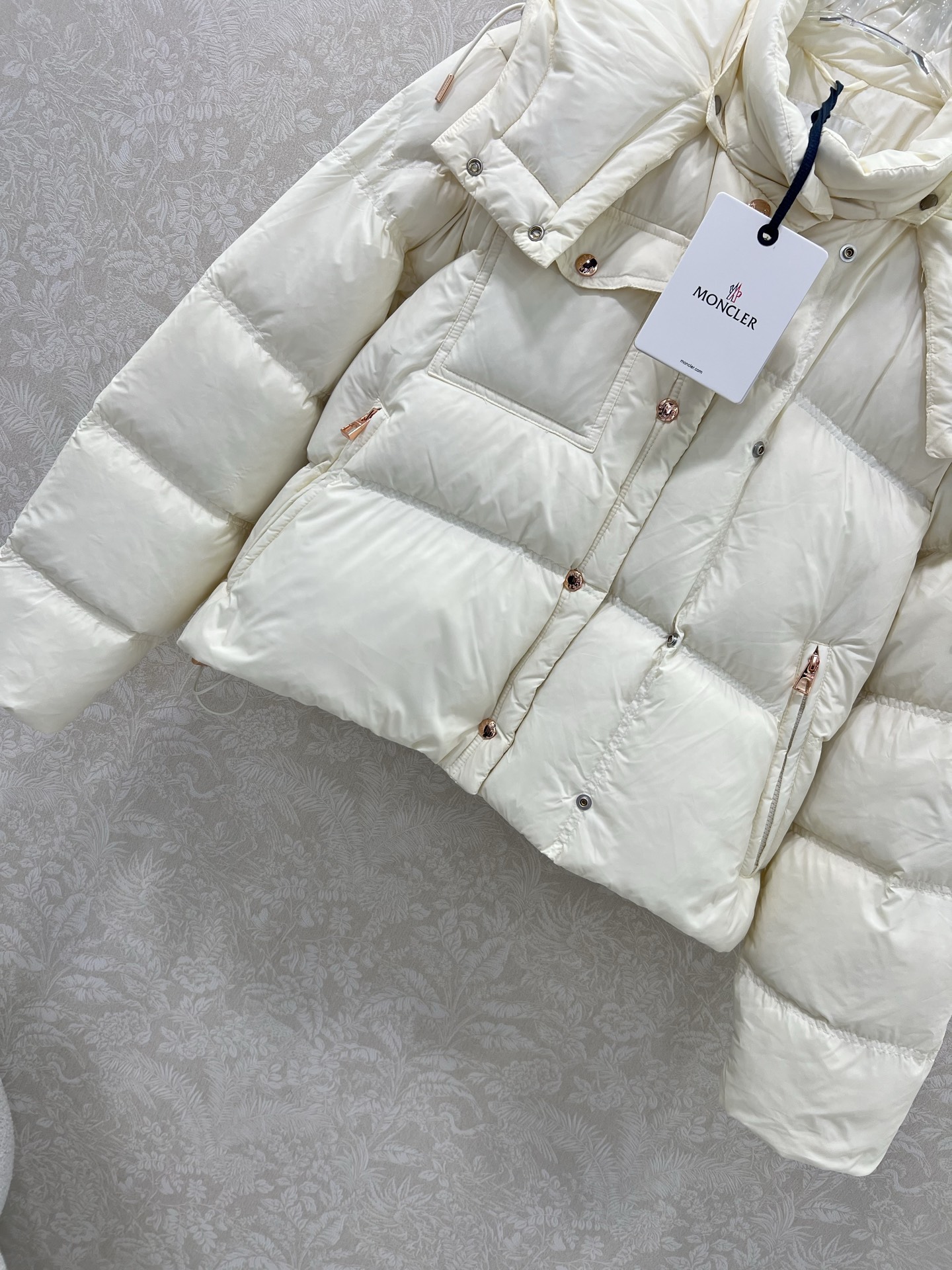 🔥🔥Moncle* 25新款可拆卸连帽立领羽绒服！ 高版出品！白鹅绒填充内里时髦不显臃肿 立领➕可拆卸连