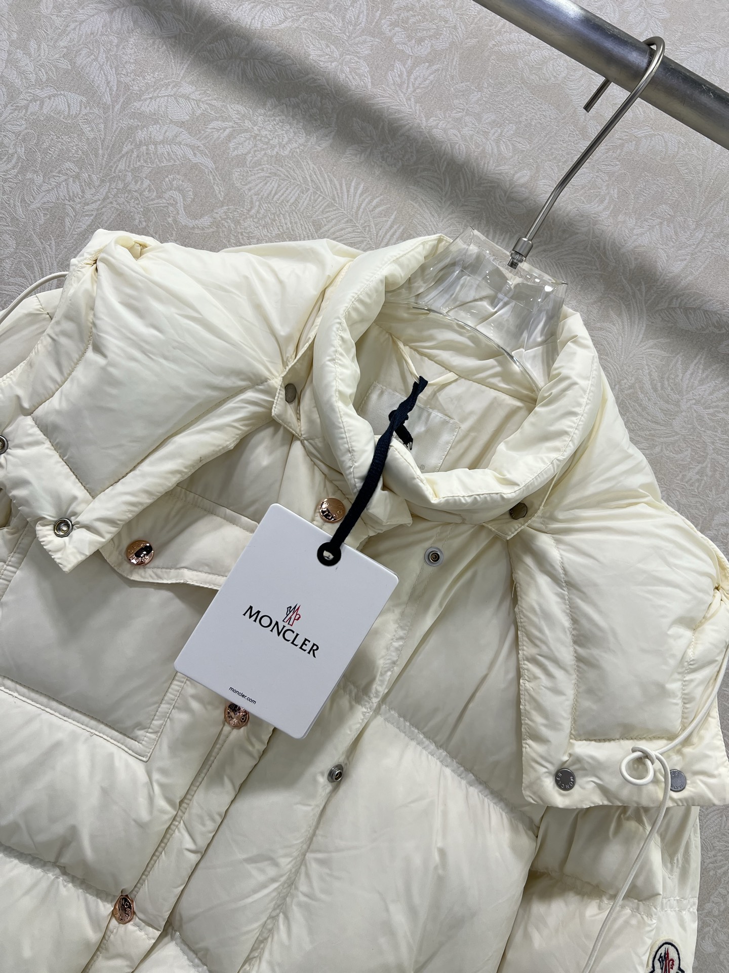 🔥🔥Moncle* 25新款可拆卸连帽立领羽绒服！ 高版出品！白鹅绒填充内里时髦不显臃肿 立领➕可拆卸连