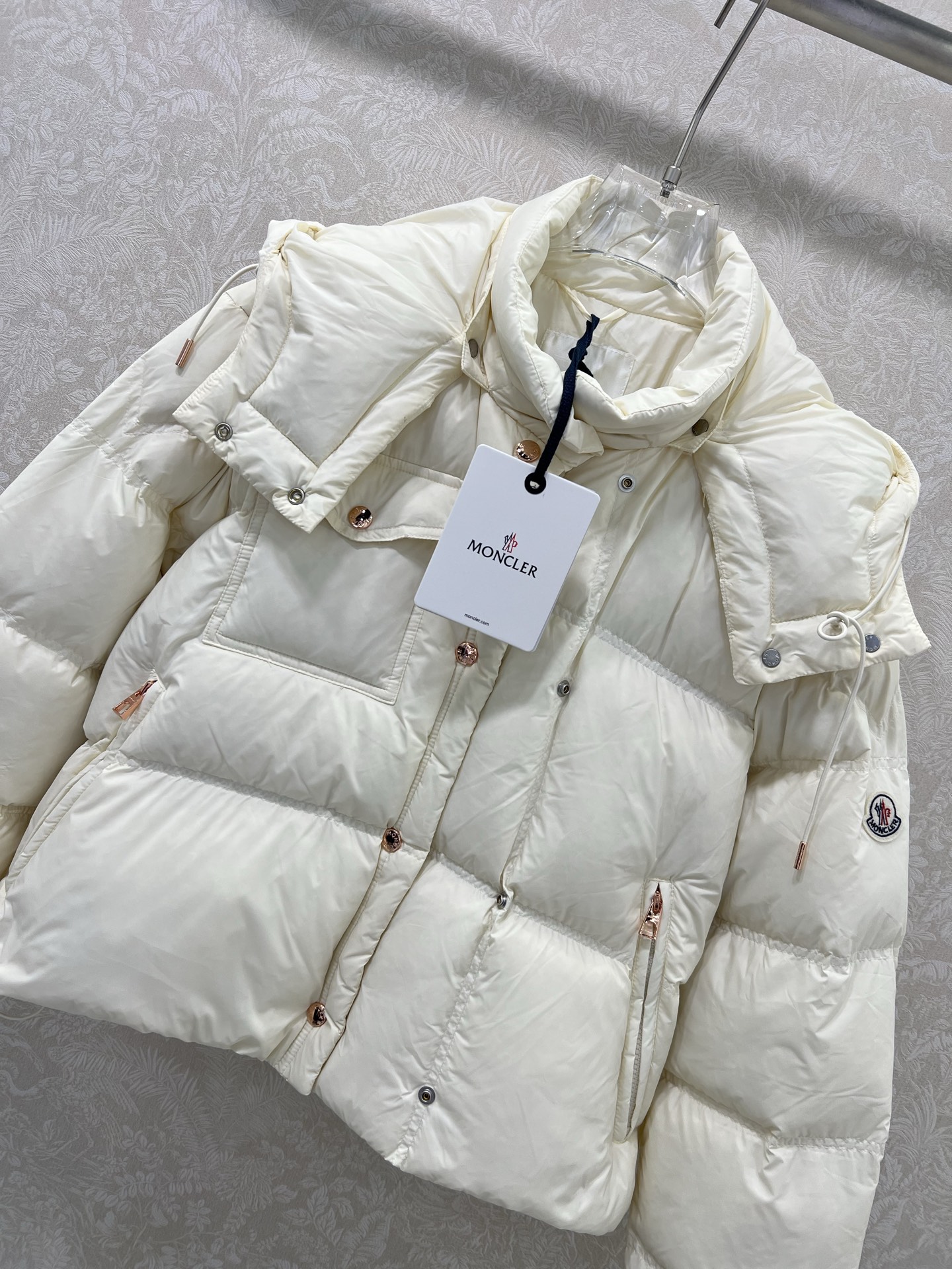 🔥🔥Moncle* 25新款可拆卸连帽立领羽绒服！ 高版出品！白鹅绒填充内里时髦不显臃肿 立领➕可拆卸连