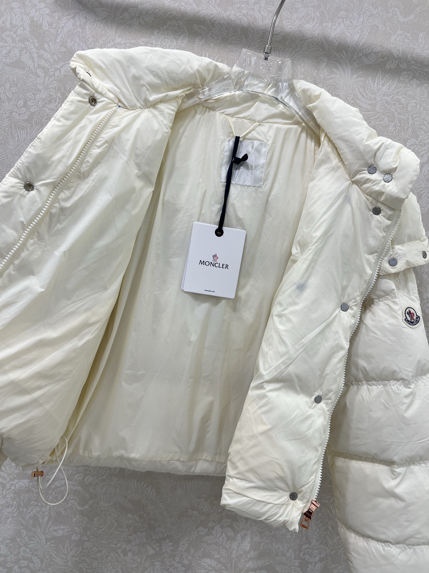 🔥🔥Moncle* 25新款可拆卸连帽立领羽绒服！ 高版出品！白鹅绒填充内里时髦不显臃肿 立领➕可拆卸连