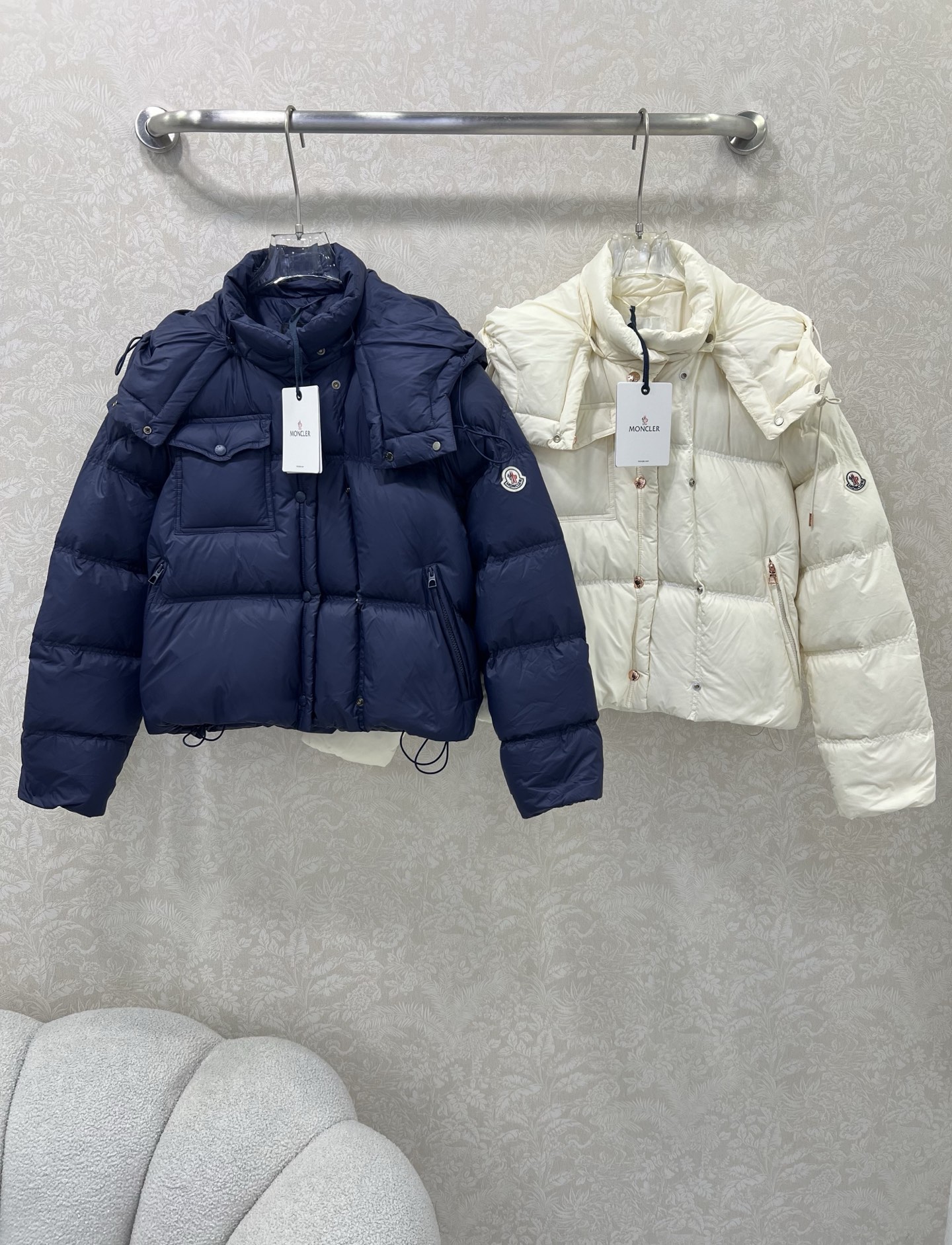 🔥🔥Moncle* 25新款可拆卸连帽立领羽绒服！ 高版出品！白鹅绒填充内里时髦不显臃肿 立领➕可拆卸连