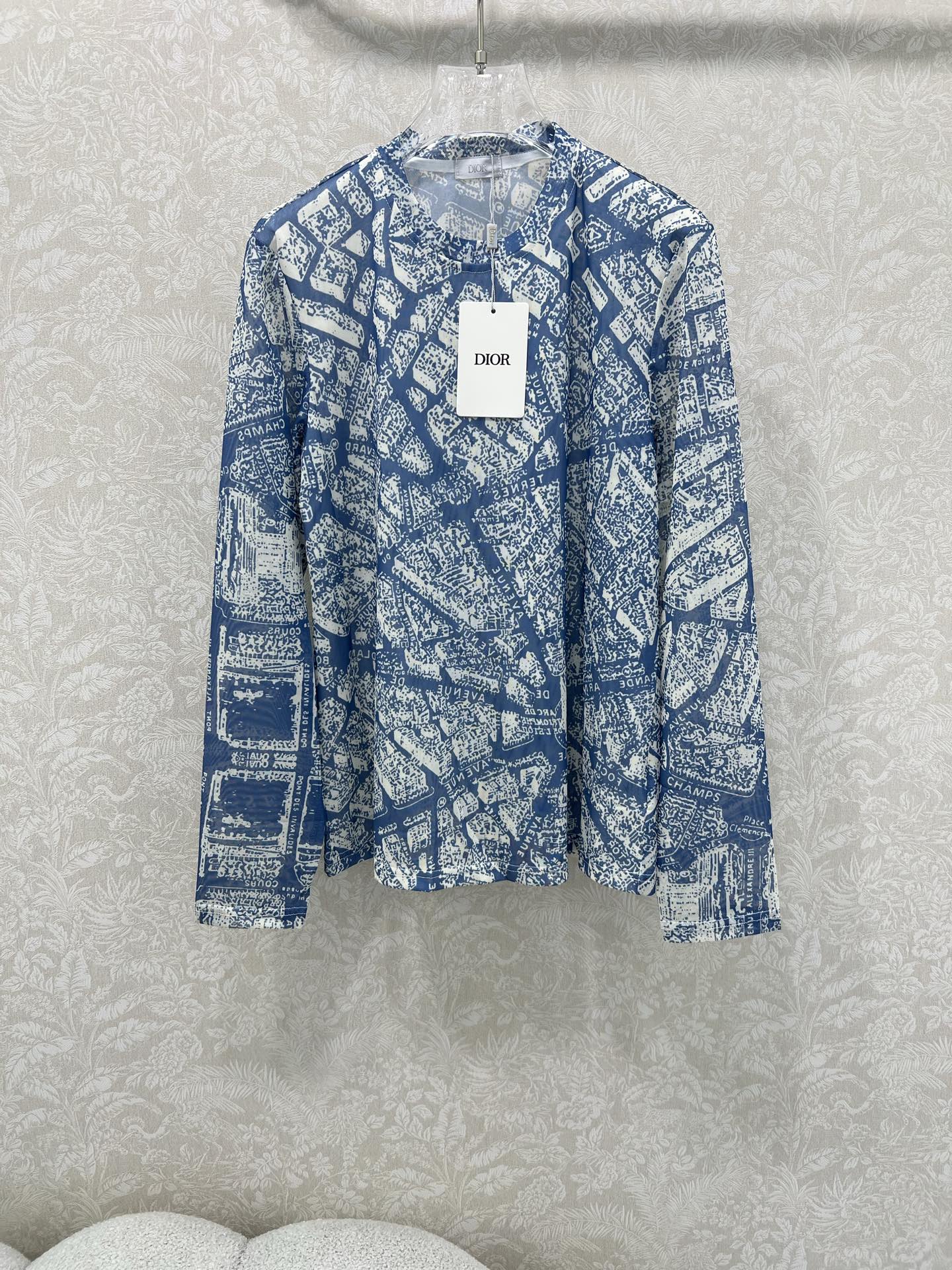 🔥🔥DIO* 25新款网纱打底衫~经典城市地图印花 网纱面料亲肤又透气 超级轻薄 单看不起眼 但上身瞬间