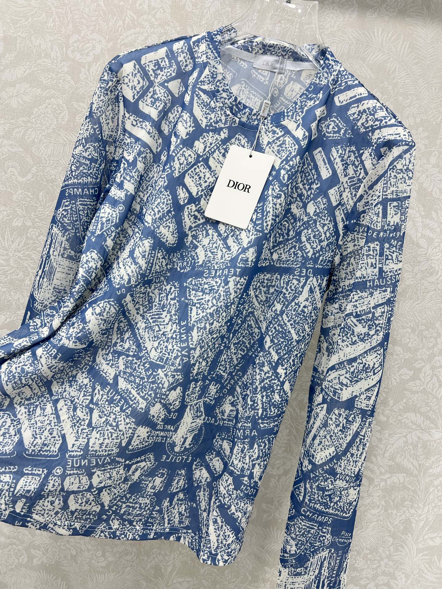 🔥🔥DIO* 25新款网纱打底衫~经典城市地图印花 网纱面料亲肤又透气 超级轻薄 单看不起眼 但上身瞬间