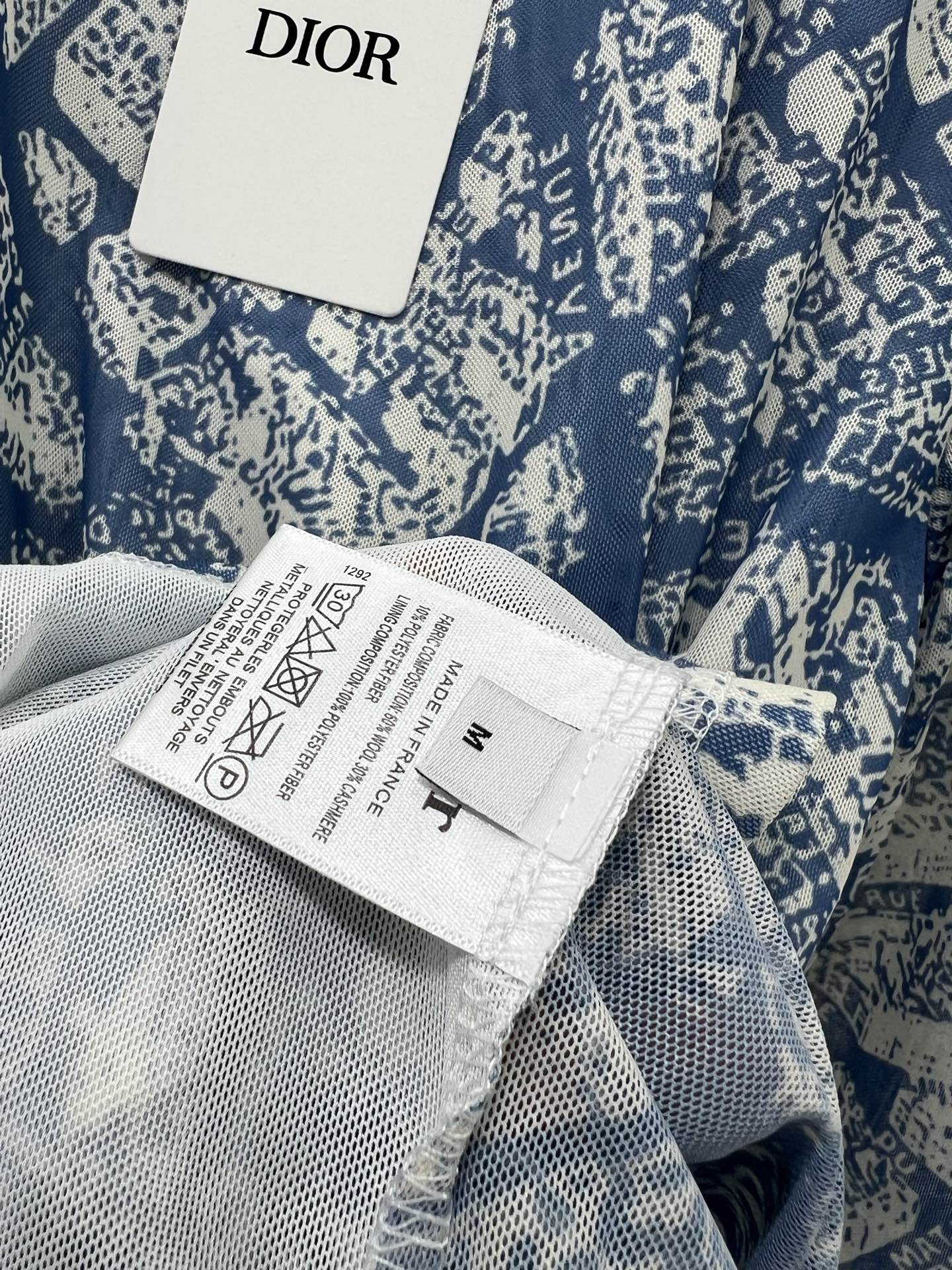 🔥🔥DIO* 25新款网纱打底衫~经典城市地图印花 网纱面料亲肤又透气 超级轻薄 单看不起眼 但上身瞬间