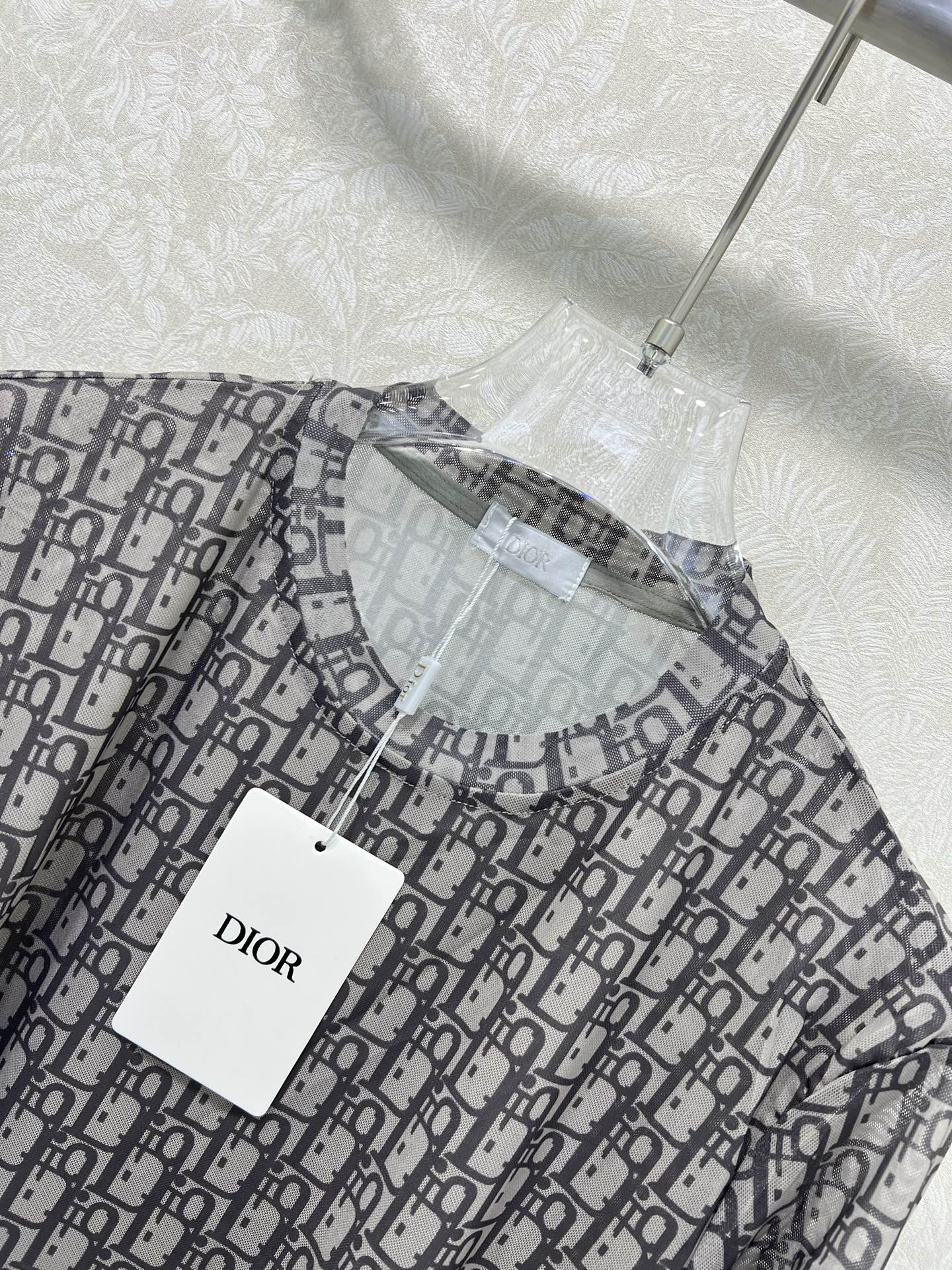 🔥🔥DIO* 25新款网纱打底衫~满幅老花字母logo印花 网纱面料亲肤又透气 超级轻薄 单看不起眼 但