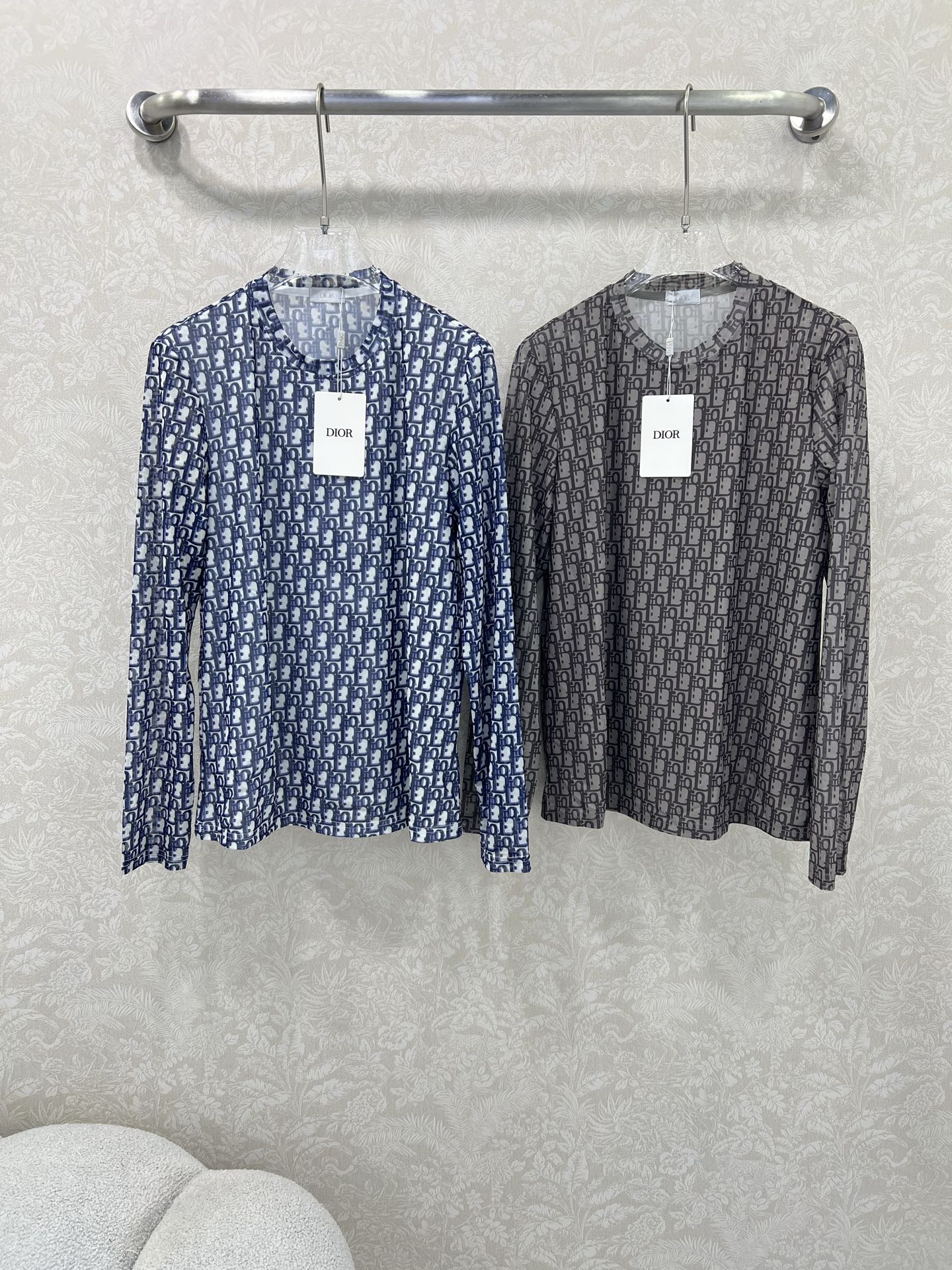 🔥🔥DIO* 25新款网纱打底衫~满幅老花字母logo印花 网纱面料亲肤又透气 超级轻薄 单看不起眼 但