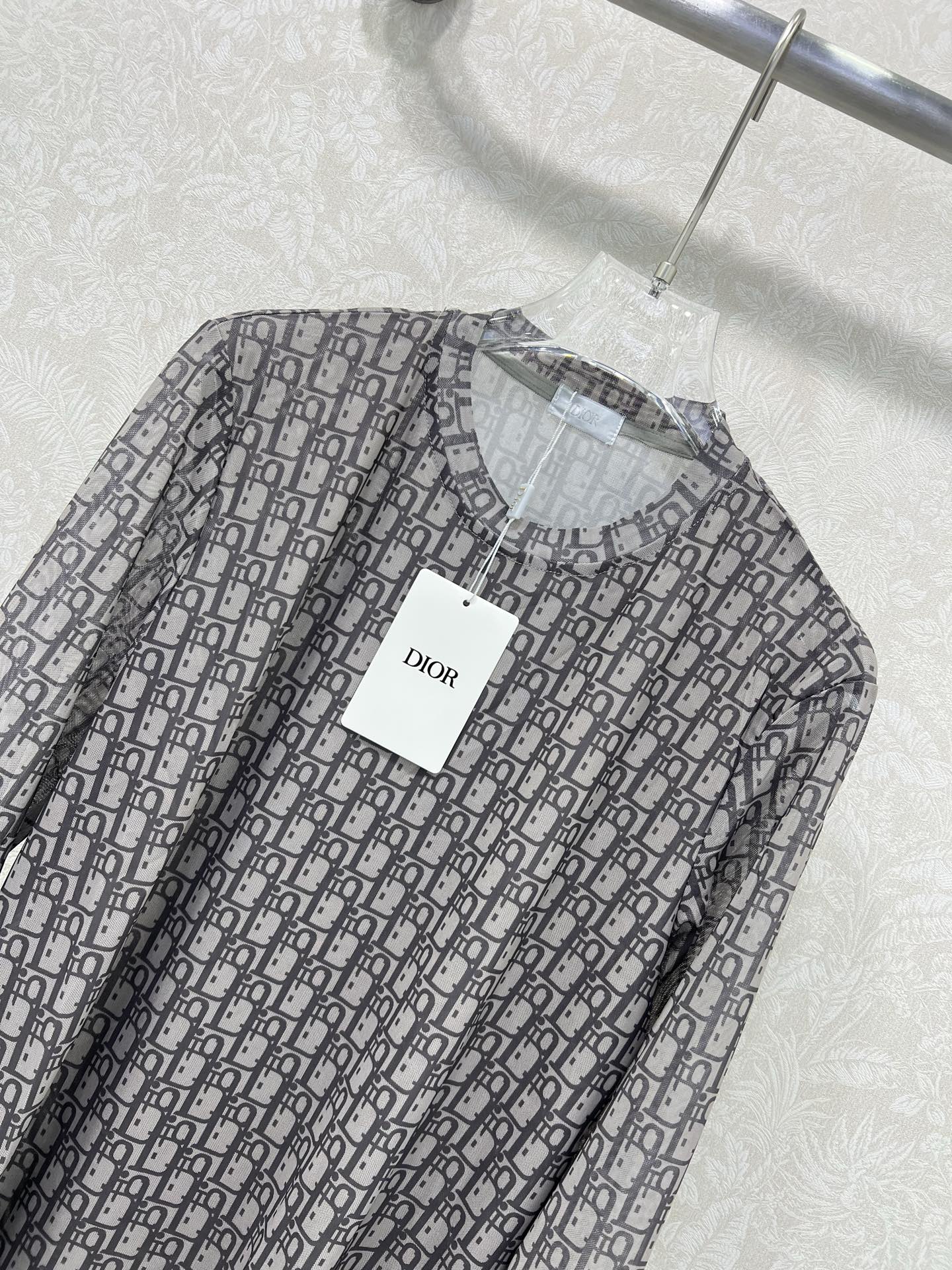 🔥🔥DIO* 25新款网纱打底衫~满幅老花字母logo印花 网纱面料亲肤又透气 超级轻薄 单看不起眼 但