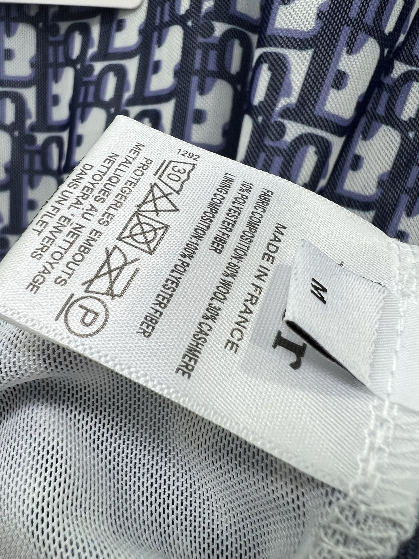 🔥🔥DIO* 25新款网纱打底衫~满幅老花字母logo印花 网纱面料亲肤又透气 超级轻薄 单看不起眼 但