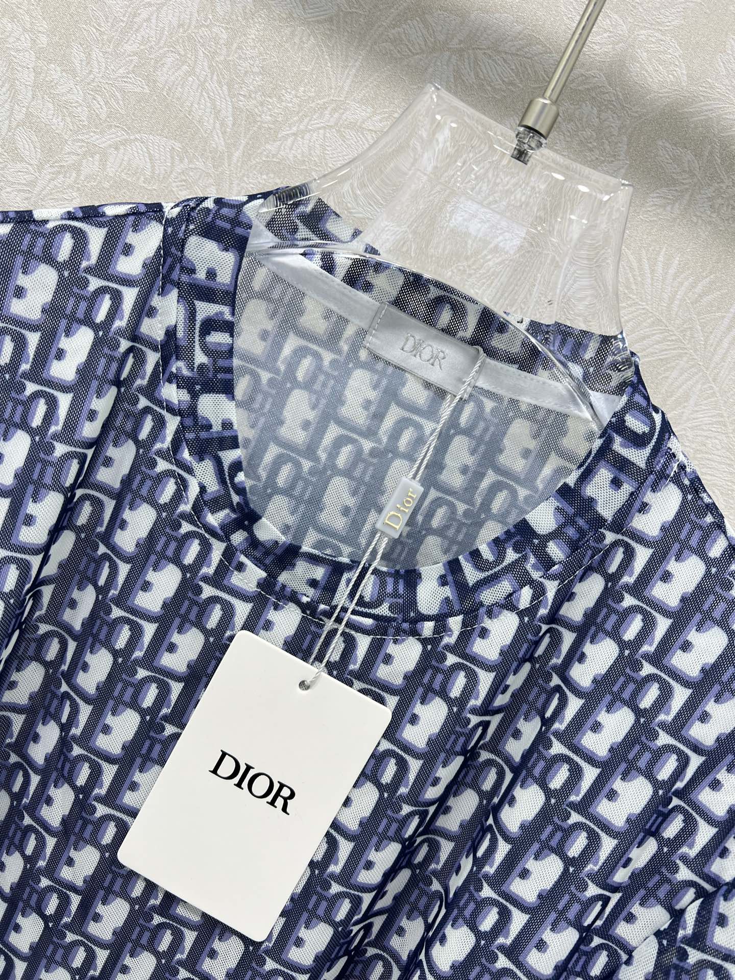 🔥🔥DIO* 25新款网纱打底衫~满幅老花字母logo印花 网纱面料亲肤又透气 超级轻薄 单看不起眼 但