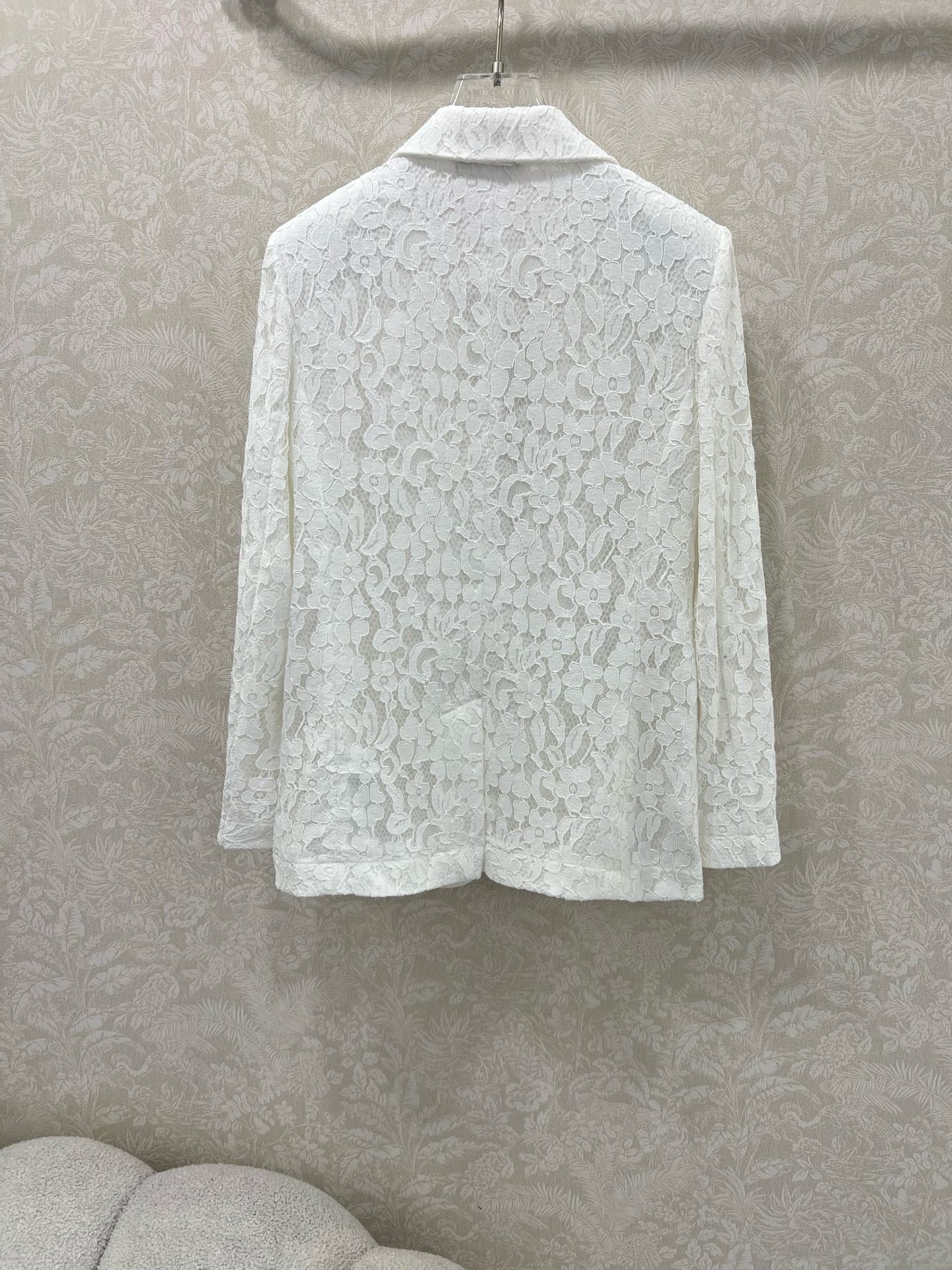 🔥🔥Dio* 25新款翻领单粒扣蕾丝水溶花西装外套 经典小蜜蜂刺绣 定制logo五金单粒扣设计 蕾丝本身