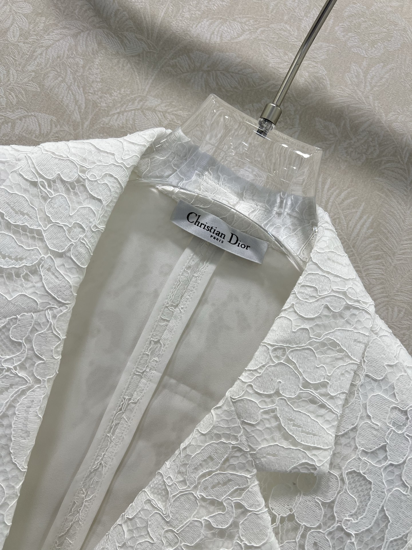 🔥🔥Dio* 25新款翻领单粒扣蕾丝水溶花西装外套 经典小蜜蜂刺绣 定制logo五金单粒扣设计 蕾丝本身