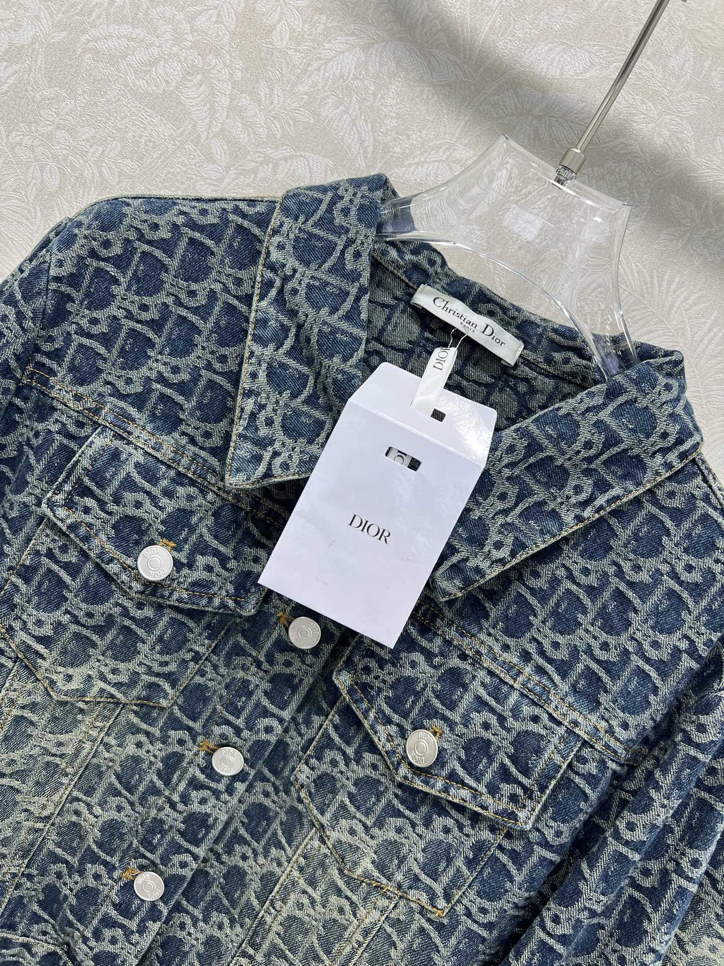 🔥🔥DIO* 25新款提花套装 外套➕短裤裤的组合 定制D字母提花牛仔面料 质感高级 品相十足 通体提花