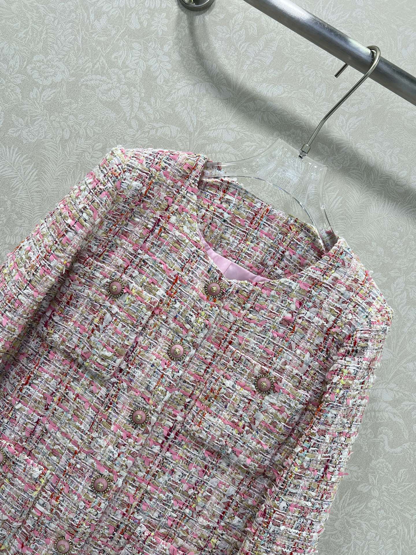 🔥🔥Chan*l25新款圆领洋装外套 山茶花印花内衬 粉色💗粗纺编织面料质感上乘 少女感拉满 粗花条纹毛