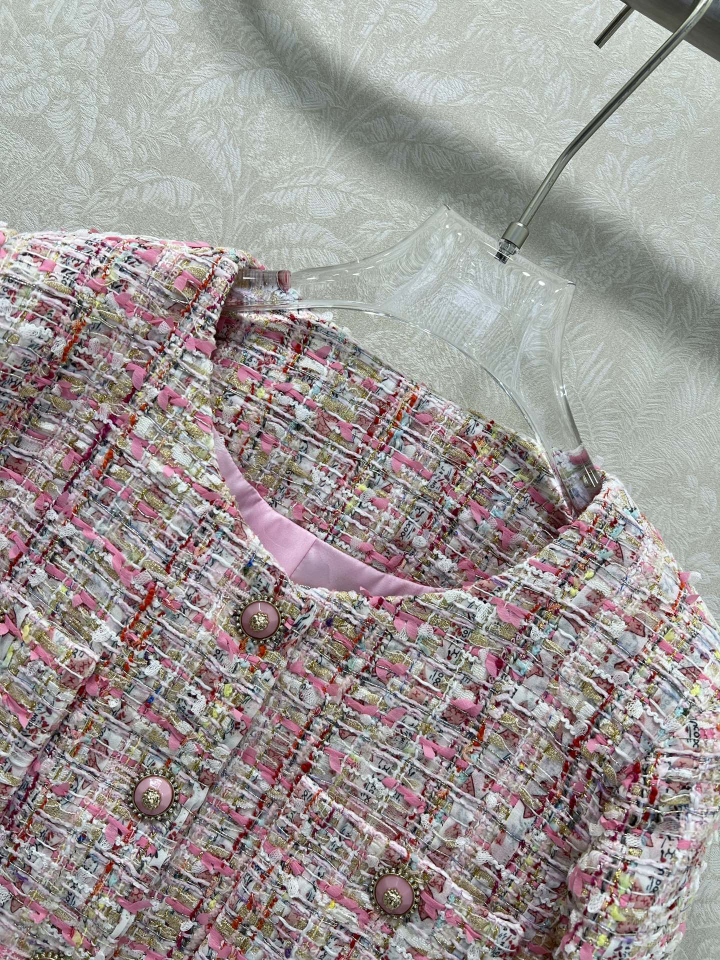 🔥🔥Chan*l25新款圆领洋装外套 山茶花印花内衬 粉色💗粗纺编织面料质感上乘 少女感拉满 粗花条纹毛