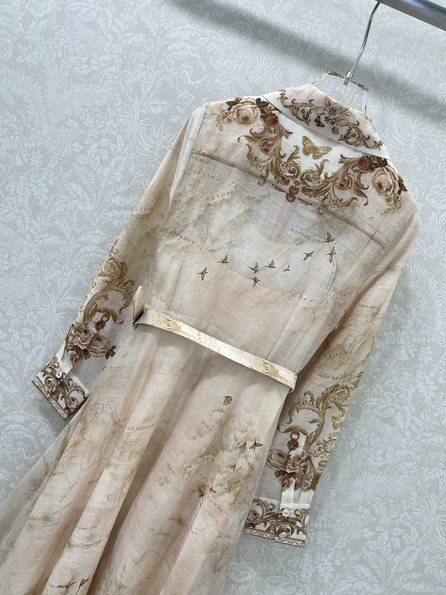 🔥🔥Zimmerman*兹/默曼 25新款定位花翻领长袖连衣裙 灯笼袖设计前襟单排本布包扣设计 袖口收紧