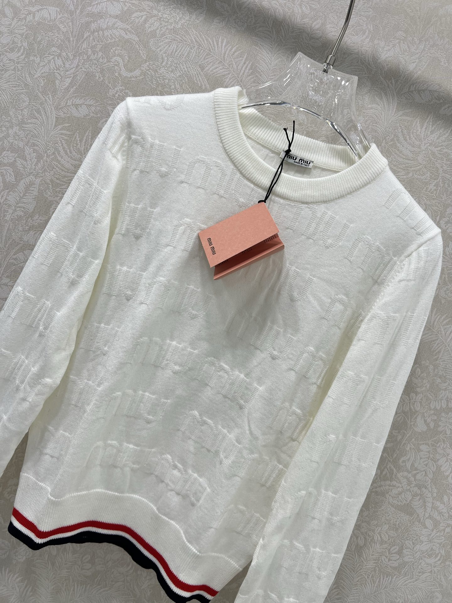 🔥🔥Miumi*25新款圆领套头针织羊衫 整体miu字母提花 袖口下摆红白条撞色 独家高版出品 真的很难