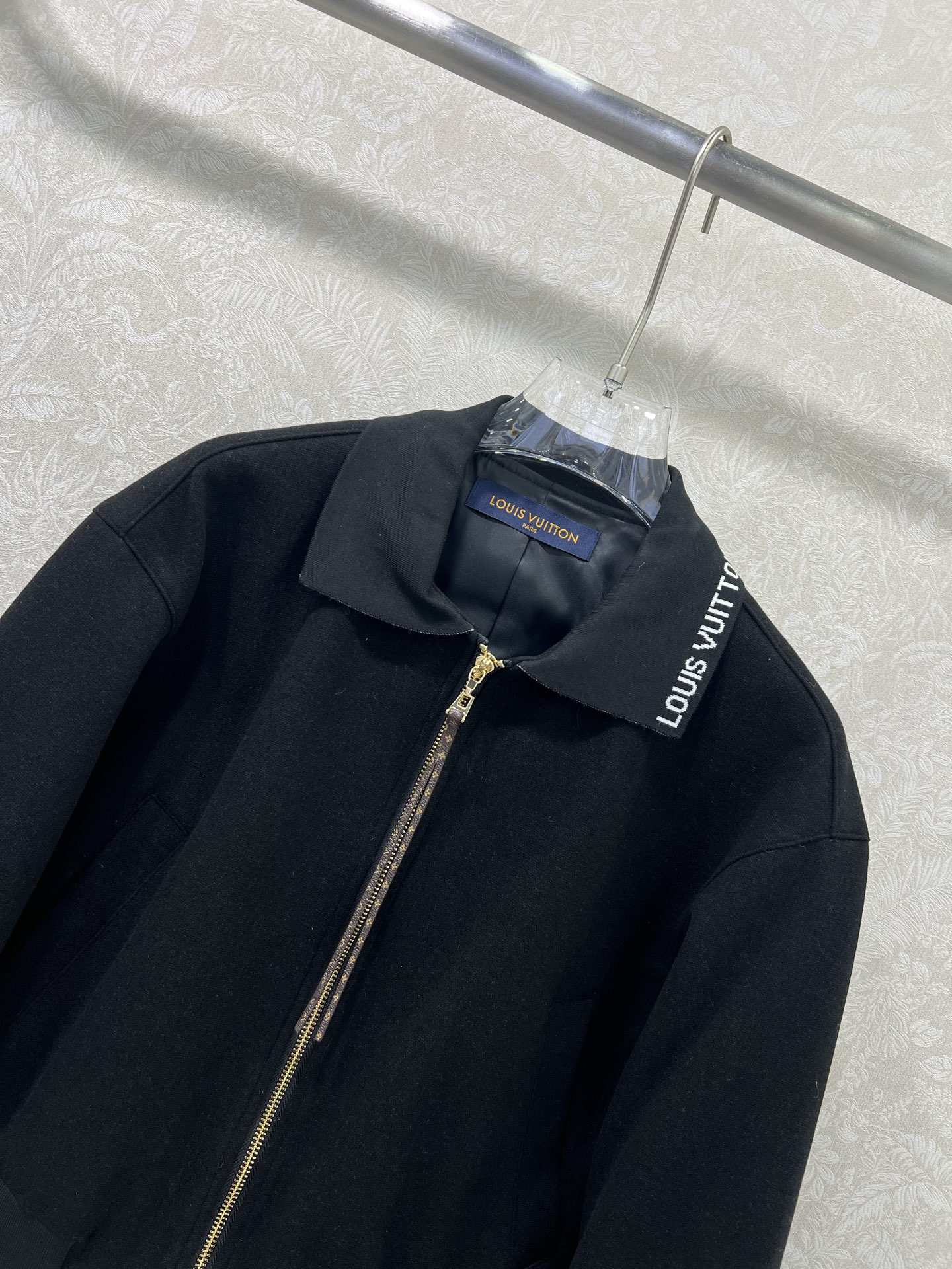 🔥🔥Louis Vuitto*25新款螺纹领毛呢夹克外套 领边字母点缀 定制老花拉链头 袖口弹性松紧贴合