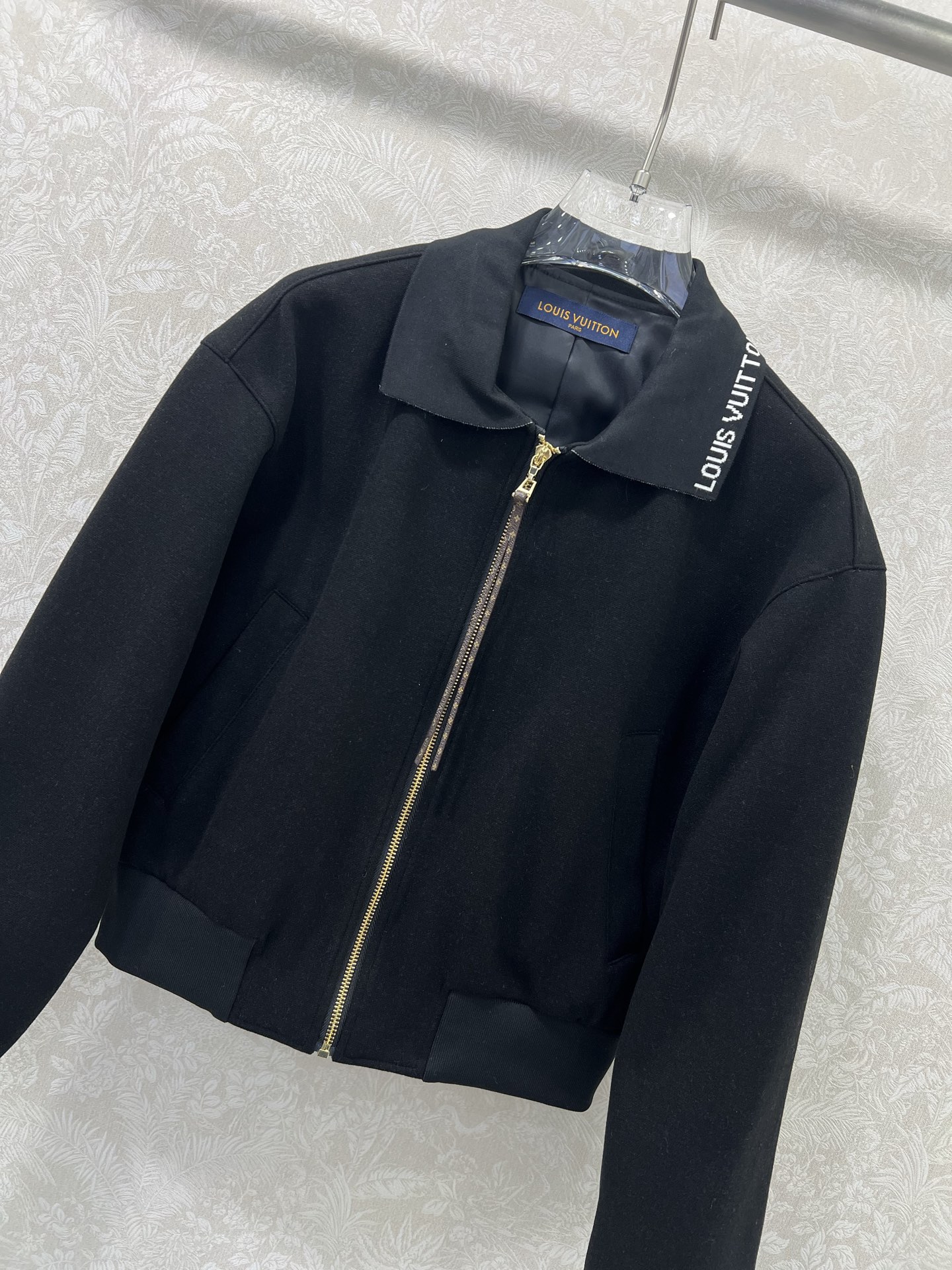 🔥🔥Louis Vuitto*25新款螺纹领毛呢夹克外套 领边字母点缀 定制老花拉链头 袖口弹性松紧贴合