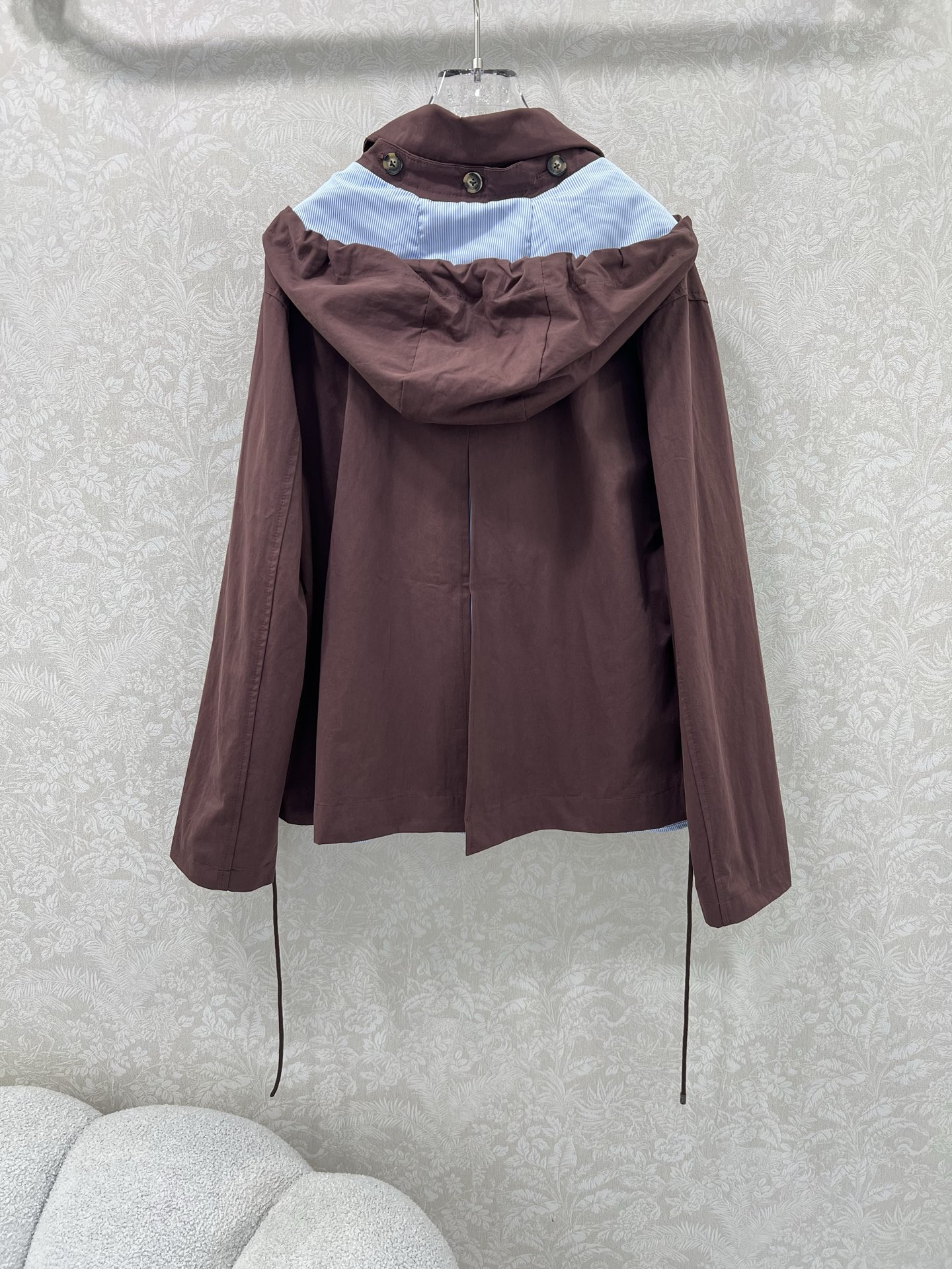 🔥🔥Loew*25早秋新款 假两件拼接连帽风衣外套 口袋抽绳 可拆卸连帽设计青春减龄 经典徽标刺绣点缀 