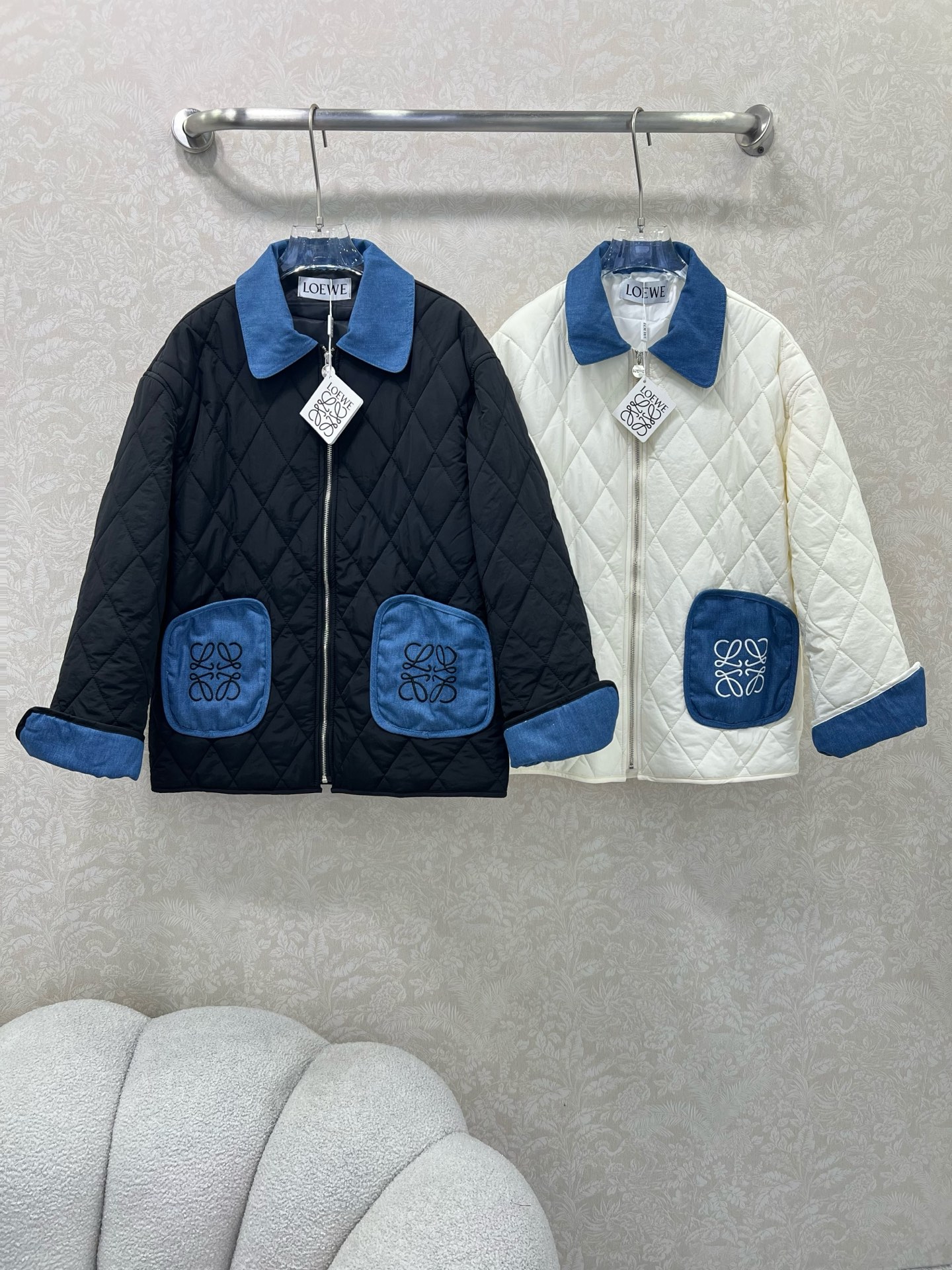 🔥🔥Loew*25早秋新款菱格棉衣外套 领口袖口以及口袋拼接牛仔设计 前大口袋logo经典徽标刺绣点缀 
