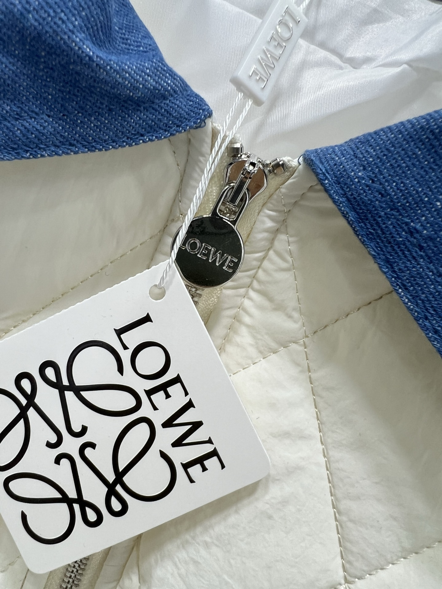 🔥🔥Loew*25早秋新款菱格棉衣外套 领口袖口以及口袋拼接牛仔设计 前大口袋logo经典徽标刺绣点缀 