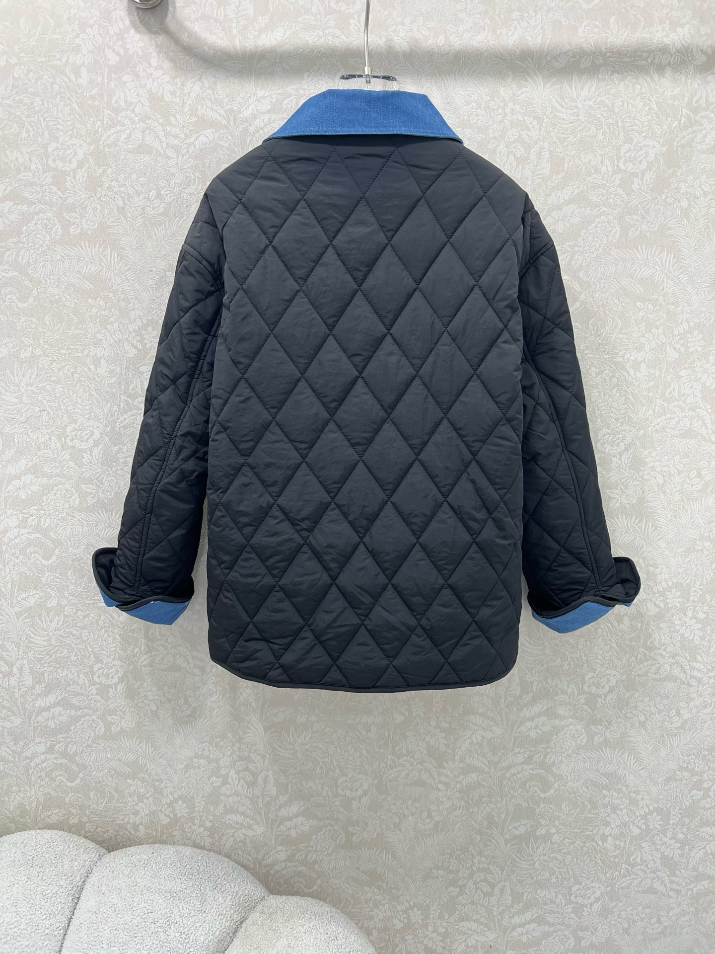 🔥🔥Loew*25早秋新款菱格棉衣外套 领口袖口以及口袋拼接牛仔设计 前大口袋logo经典徽标刺绣点缀 