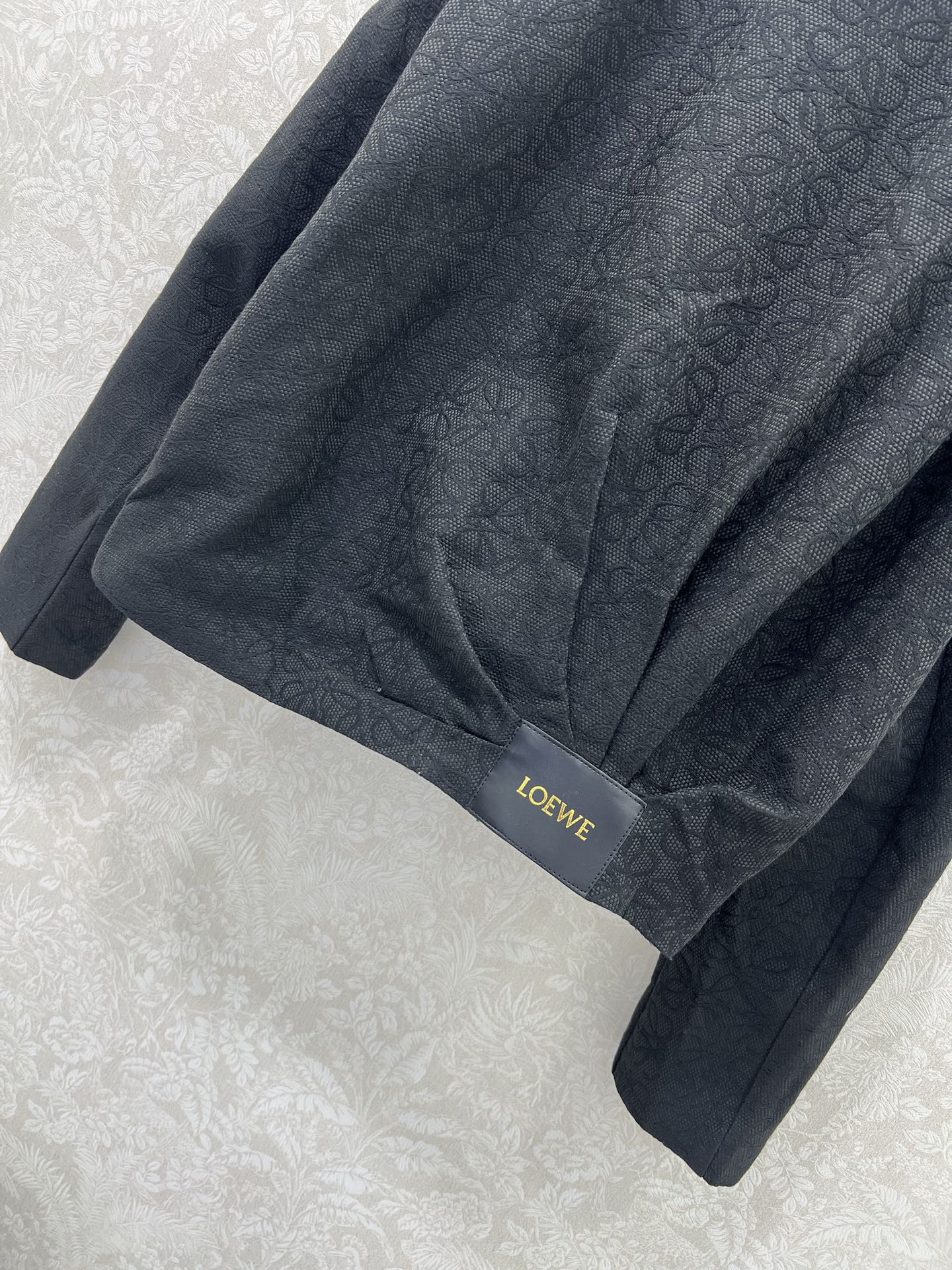 🔥🔥LOEW*25新款褶皱提花夹克外套 翻领拉链夹克超有型！整体logo提花今年的新褶皱超级火爆 定制五