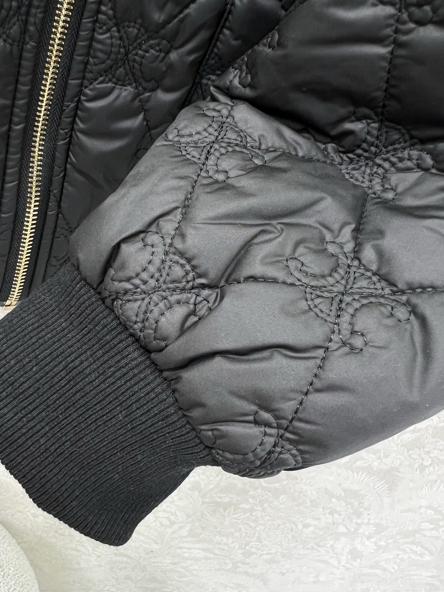 🔥🔥CELIN*25新款凯旋门刺绣棉服外套～定制五金 刺绣字母面料 袖口领口均以螺纹针织设计 帅气百搭 