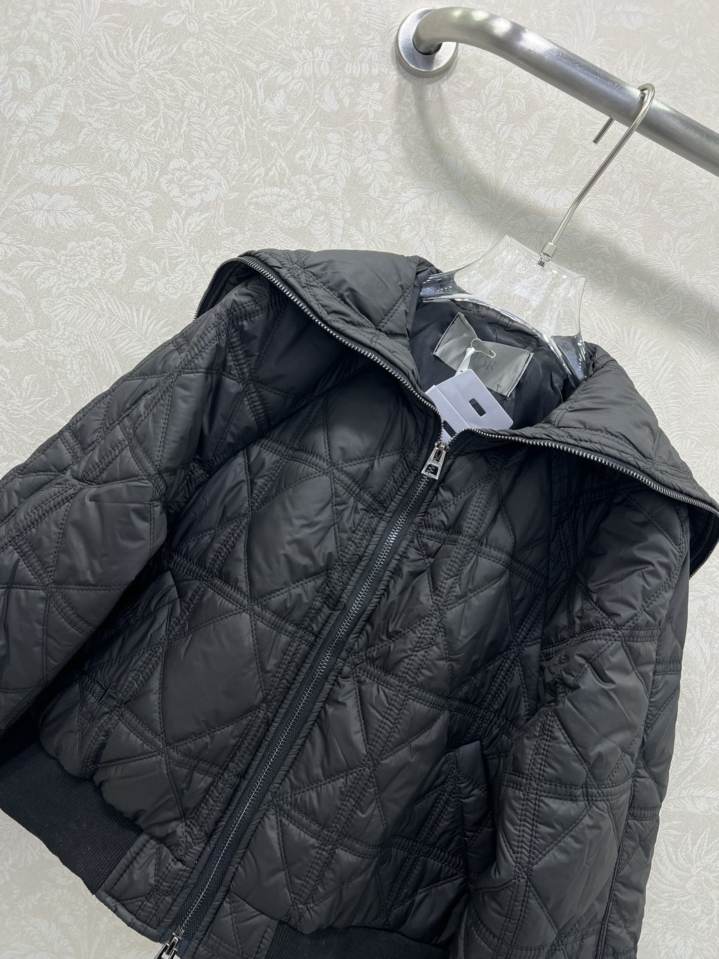 🔥🔥DIO*25新款藤格纹戴妃格夹棉海军领马棉衣外套 两侧口袋💕小蜜蜂刺绣 袖口下摆均以螺纹针织设计 帅