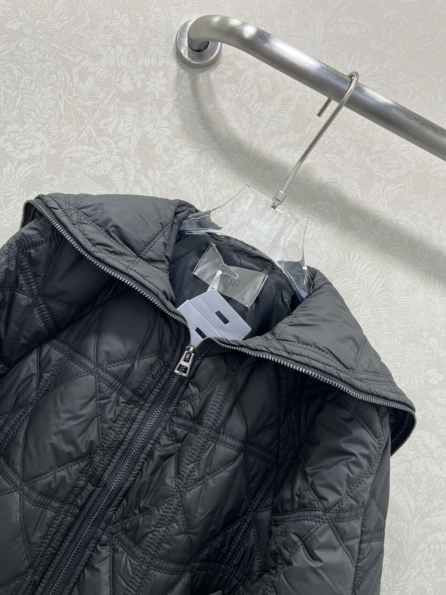 🔥🔥DIO*25新款藤格纹戴妃格夹棉海军领马棉衣外套 两侧口袋💕小蜜蜂刺绣 袖口下摆均以螺纹针织设计 帅