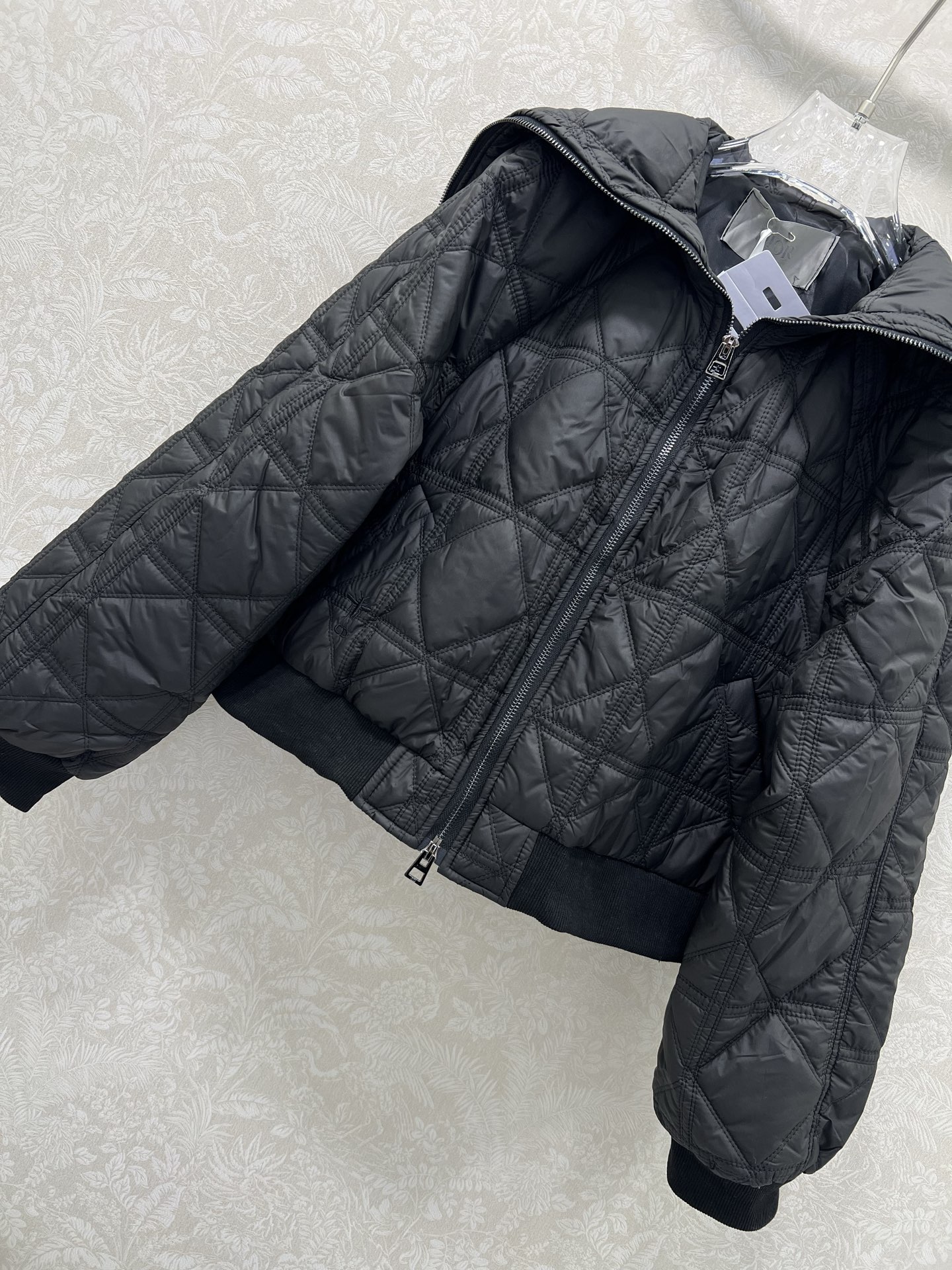 🔥🔥DIO*25新款藤格纹戴妃格夹棉海军领马棉衣外套 两侧口袋💕小蜜蜂刺绣 袖口下摆均以螺纹针织设计 帅