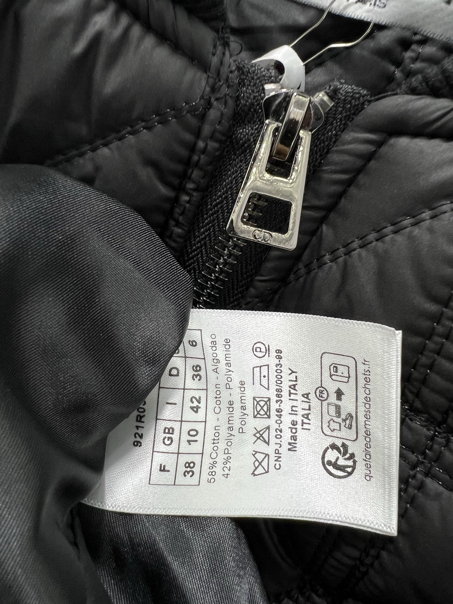 🔥🔥DIO*25新款藤格纹戴妃格夹棉棒球款棉衣外套 两侧口袋💕小蜜蜂刺绣 袖口下摆均以螺纹针织设计 帅气